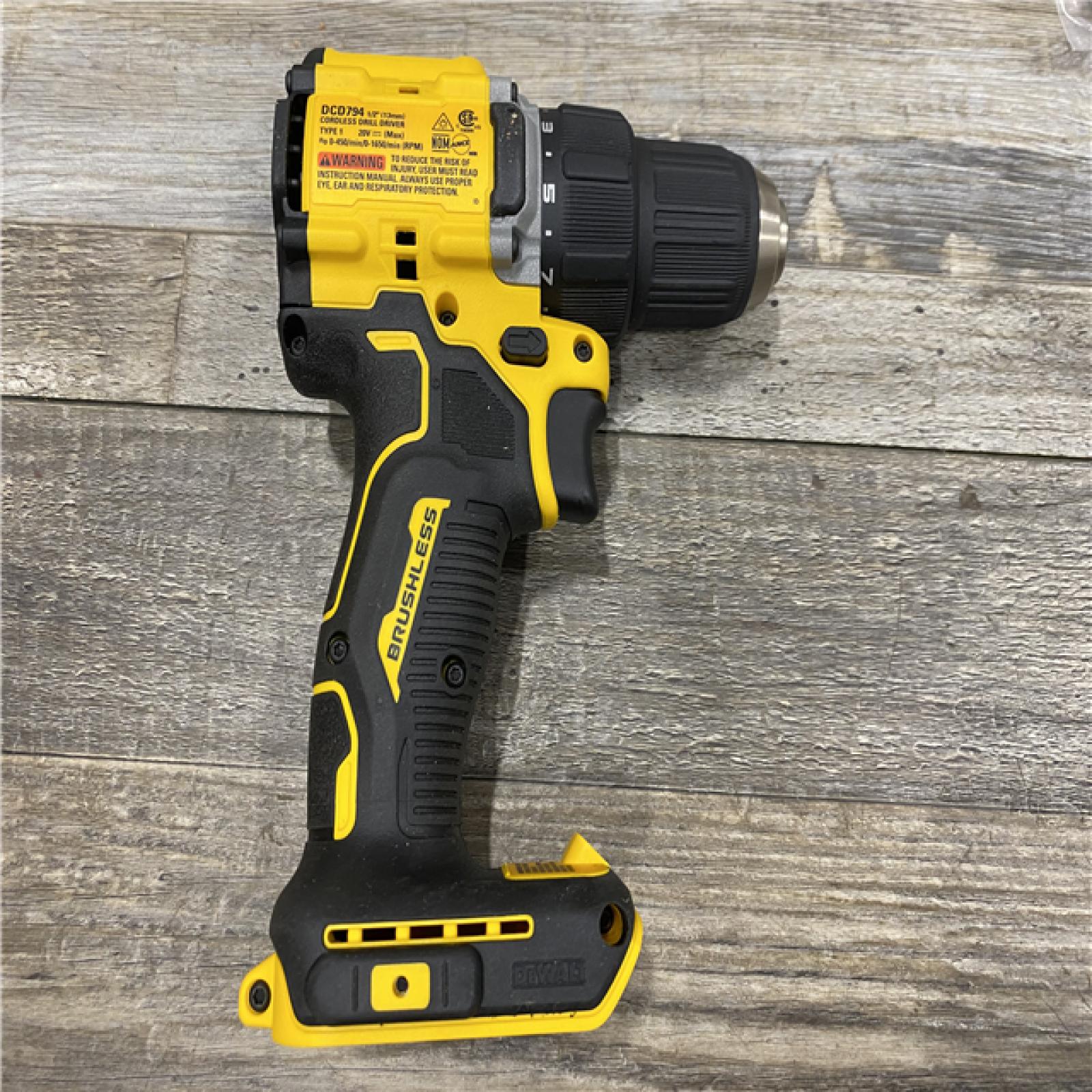 AS-IS DEWALT Atomic 20V Lithium-Ion Cordless Compact 1/2 in. Drill/Driver Kit