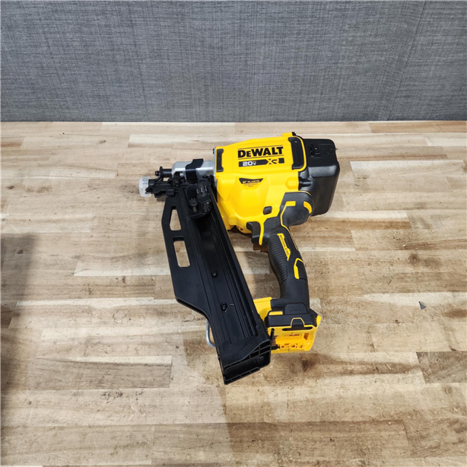 HOUSTON LOCATION - AS - IS DEWALT 20-Volt 21° Cordless Framing Nailer (Tool-Only)