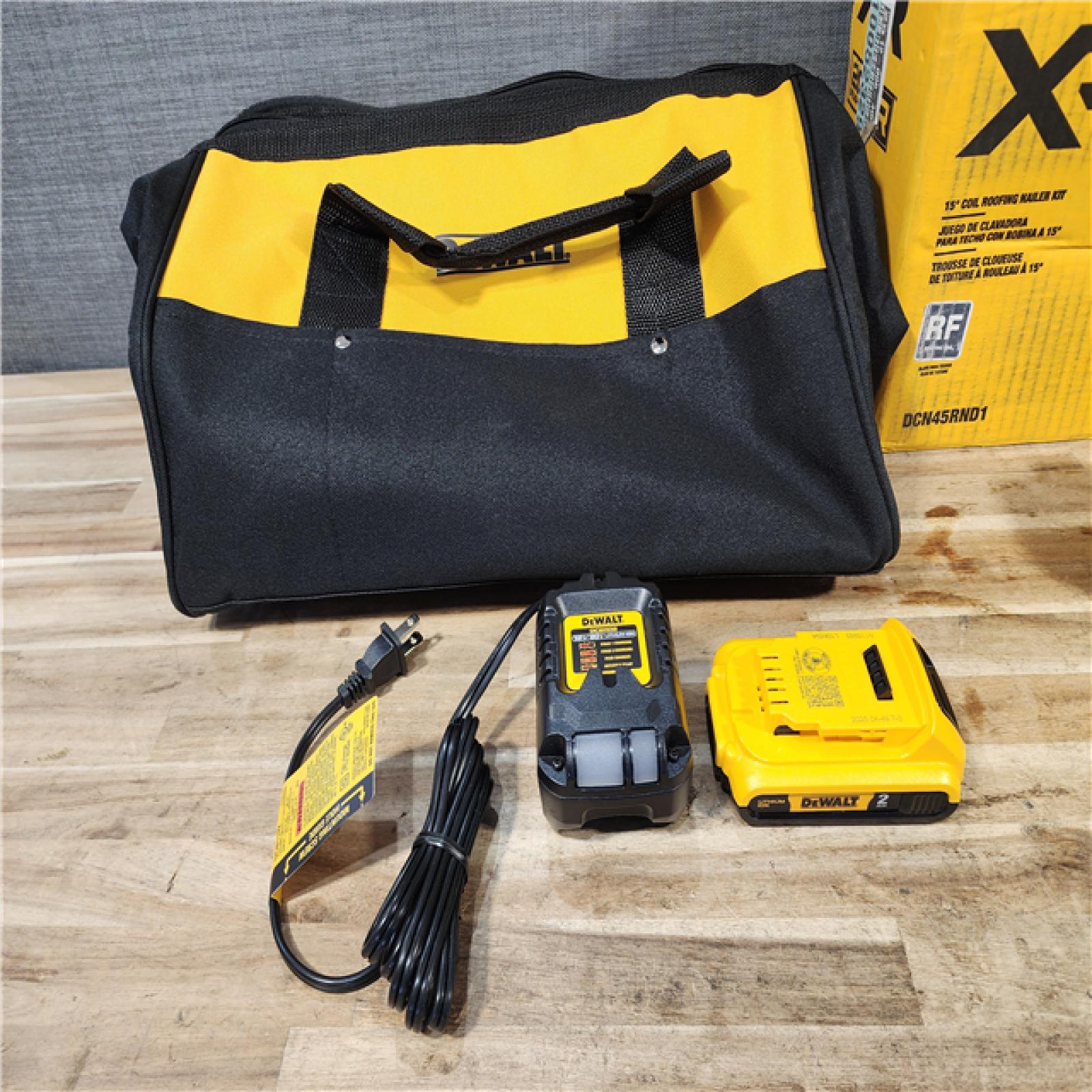 HOUSTON LOCATION - AS-IS DEWALT 20V MAX Lithium-Ion 15-Degree Electric Cordless Roofing Nailer Kit