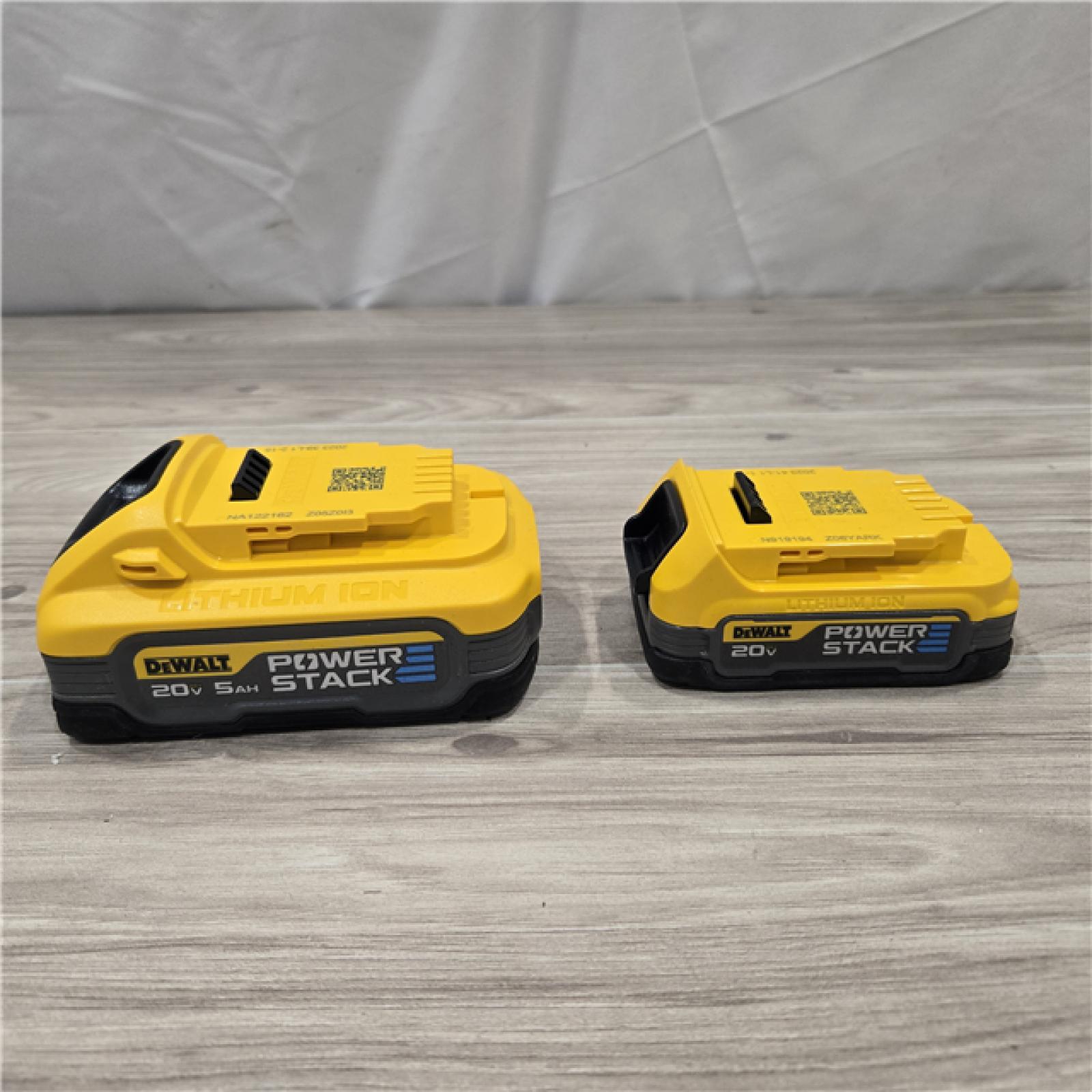 AS-IS Dewalt 20V MAX POWERSTACK Lithium-Ion Batteries/Charger Starter Kit- DCBP315-2C