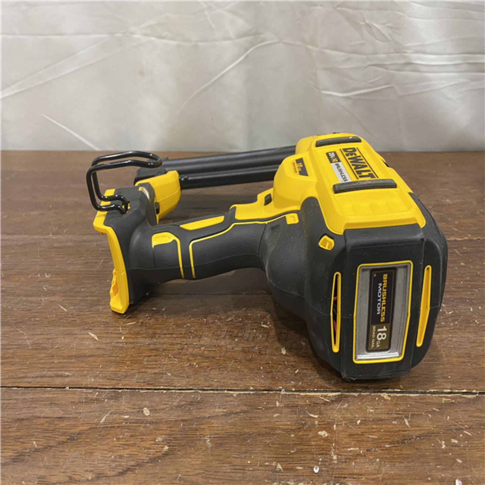 AS-IS DEWALT 20V MAX XR 18 Gauge Brad Nailer Kit