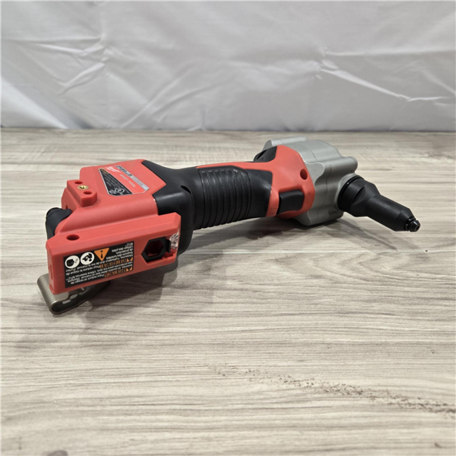GOOD! - Milwaukee M12 12V Cordless Rivet Tool (Tool-Only)
