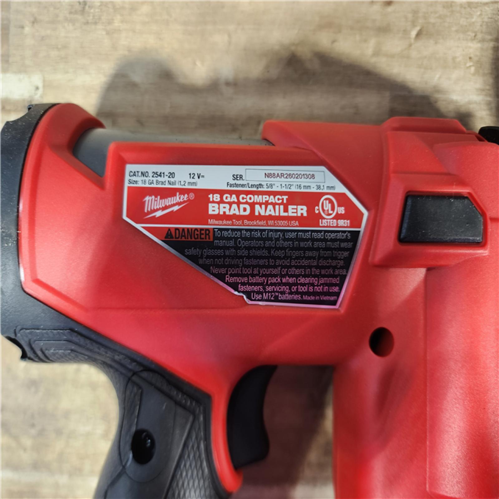 HOUSTON LOCATION - AS - IS Milwaukee 2 Tool