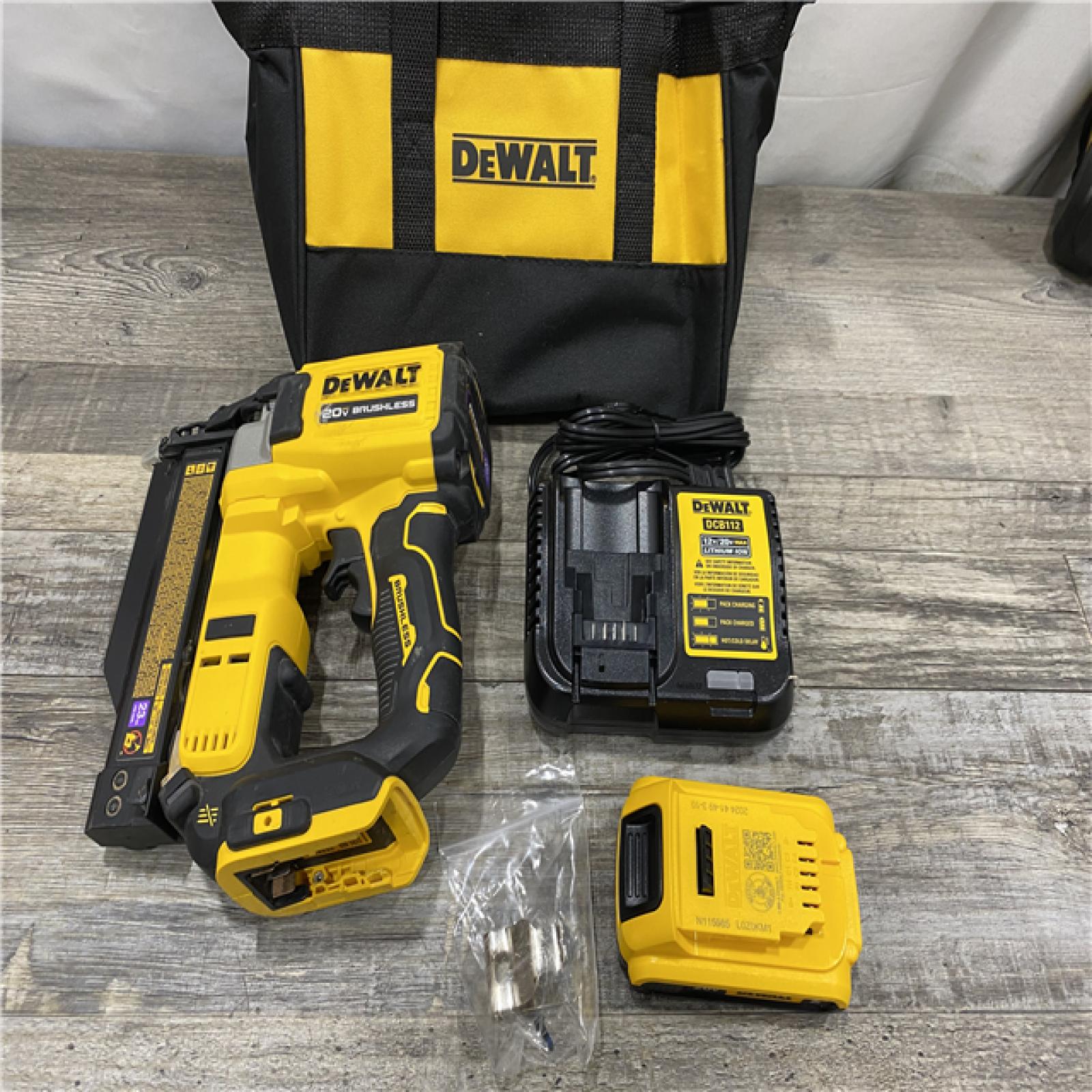 AS-IS DEWALT ATOMIC 20V MAX Lithium Ion Cordless 23 Gauge Pin Nailer Kit