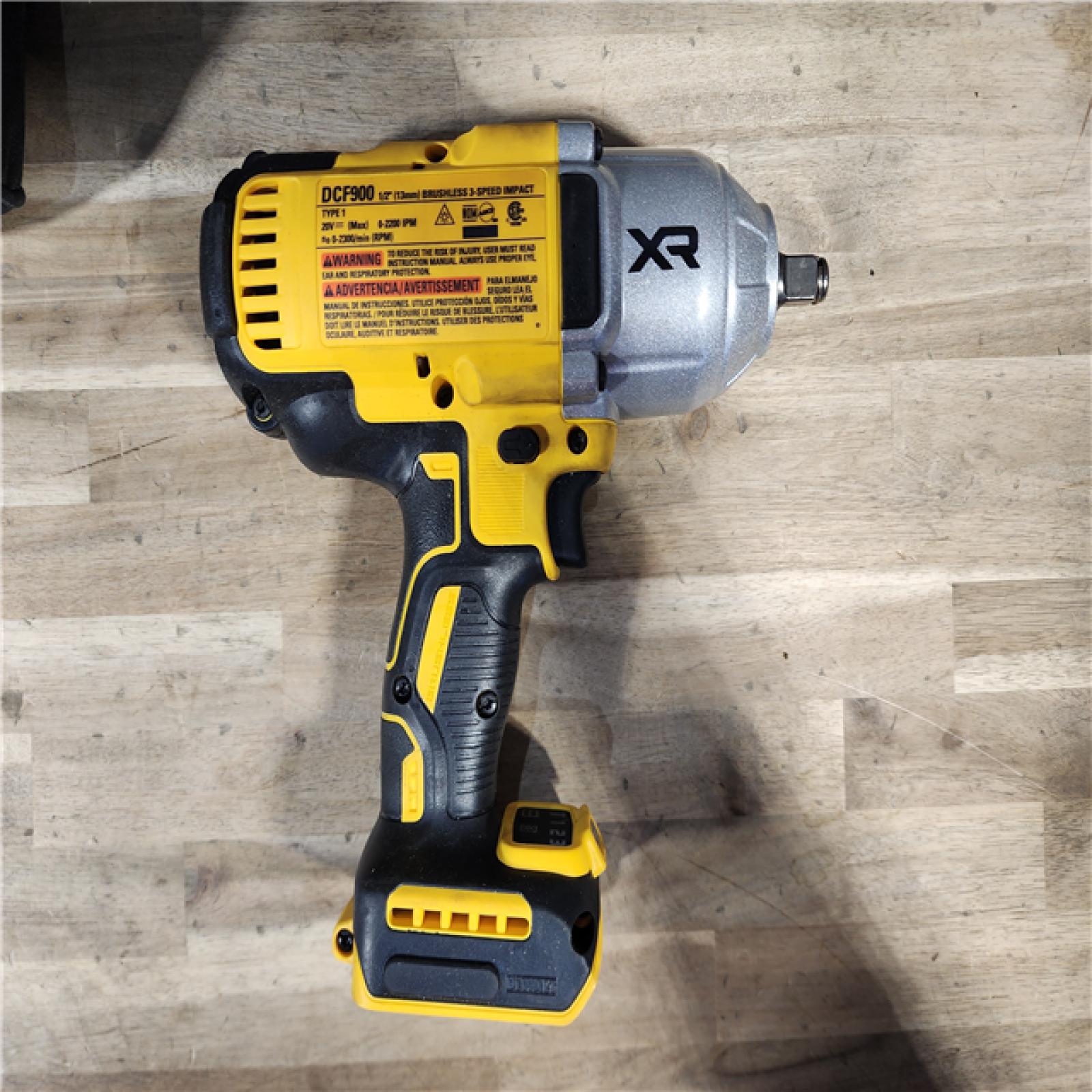 HOUSTON LOCATION - AS-IS Dewalt 20V MAX Lithium-Ion Cordless 1/2 in. Impact Wrench Kit W/ BATTERY & CHARGER