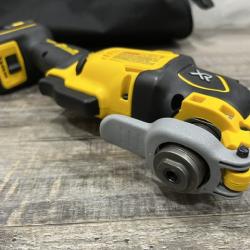 AS-IS DEWALT 20V MAX XR Cordless Brushless 3-Speed Oscillating Multi Tool Kit