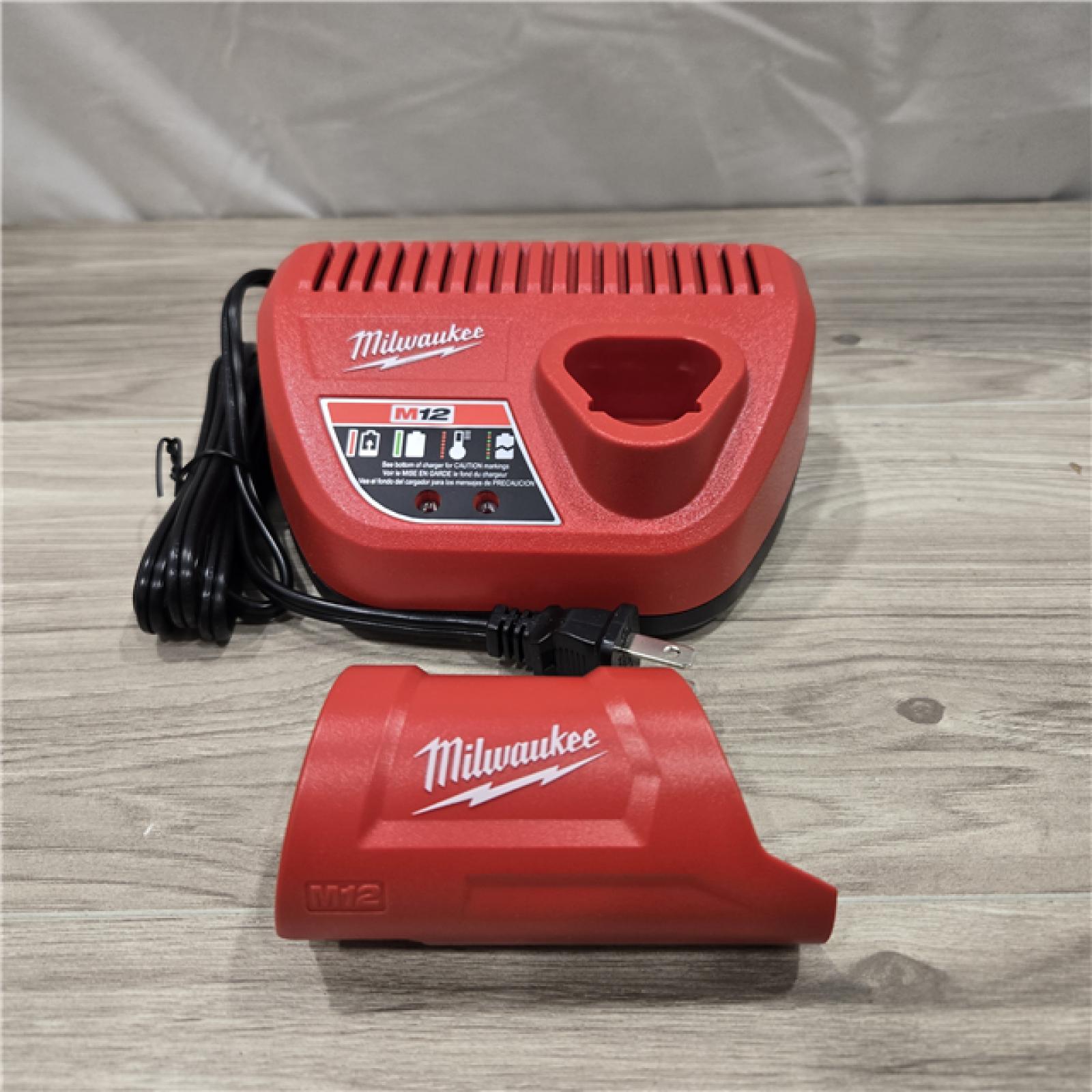 AS-IS Milwaukee Black Large M12 Heated Axis Vest Kit