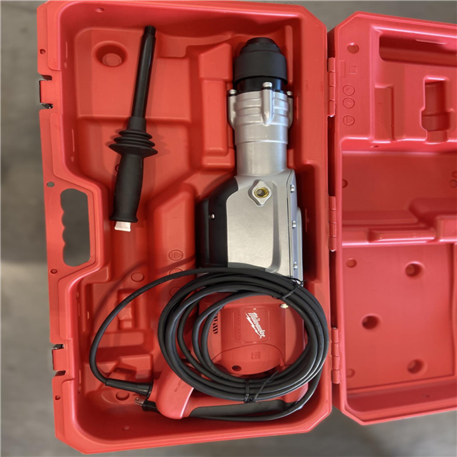 LIKE NEW! - Milwaukee 15 Amp Corded 2 in. SDS-Max Rotary Hammer