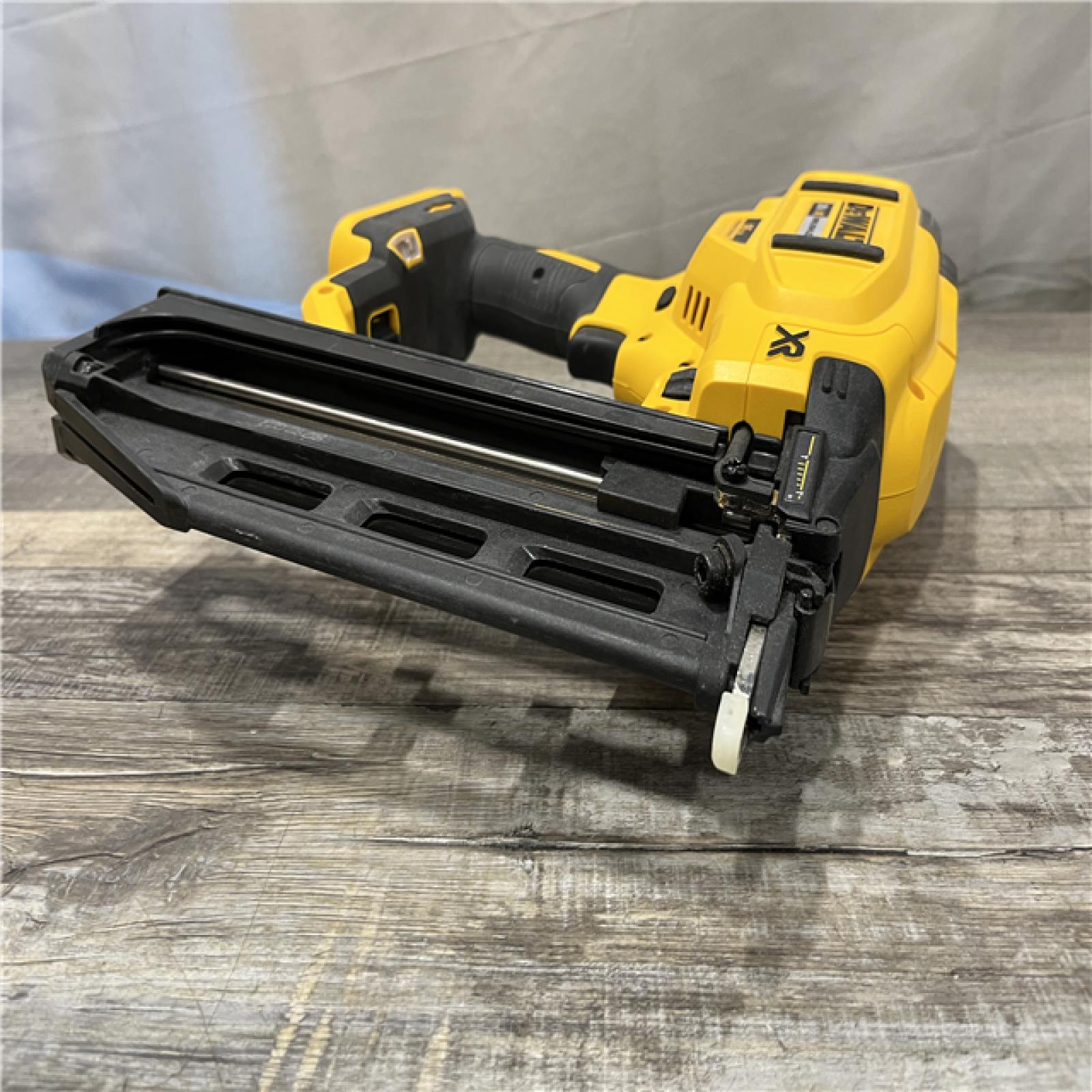AS-IS DEWALT 20V MAX XR 16-Gauge Lithium-Ion Cordless Finish Nailer (Tool Only)