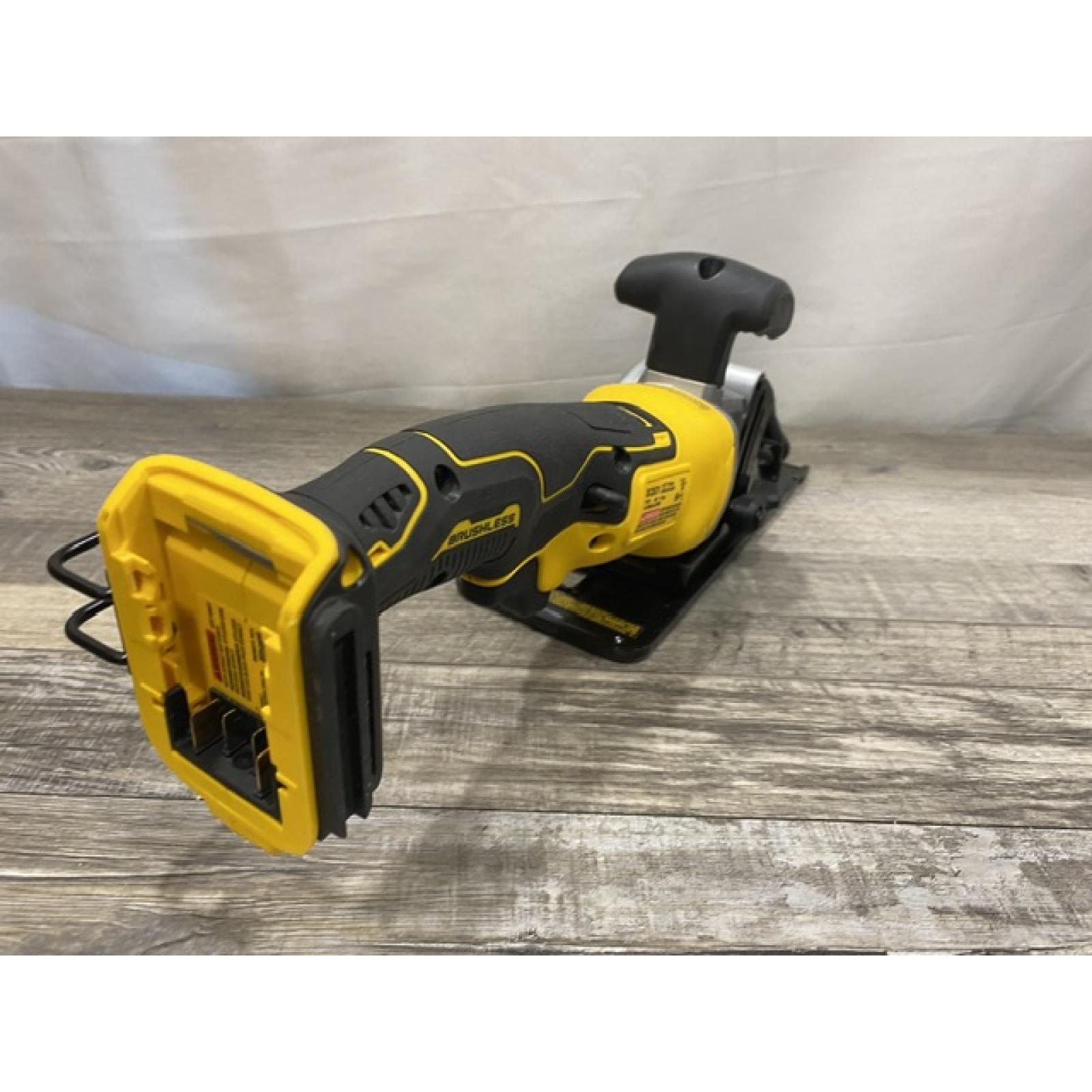 AS-IS DEWALT ATOMIC 20V MAX Cordless Brushless 4-1/2 in. Circular Saw (Tool Only)