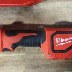 HOUSTON LOCATION - AS-IS Milwaukee-2674-22P M18 Short Throw Press Tool Kit W/ Viega PureFlow Jaws