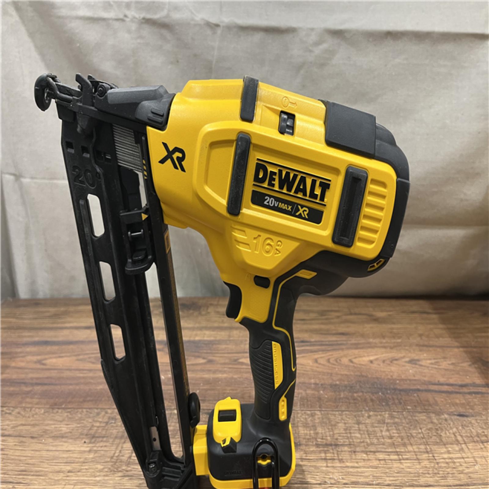 AS-IS DeWalt DCN660D1 20V 16 Gauge Cordless Angled Finish Nailer Kit W/ 2Ah Battery