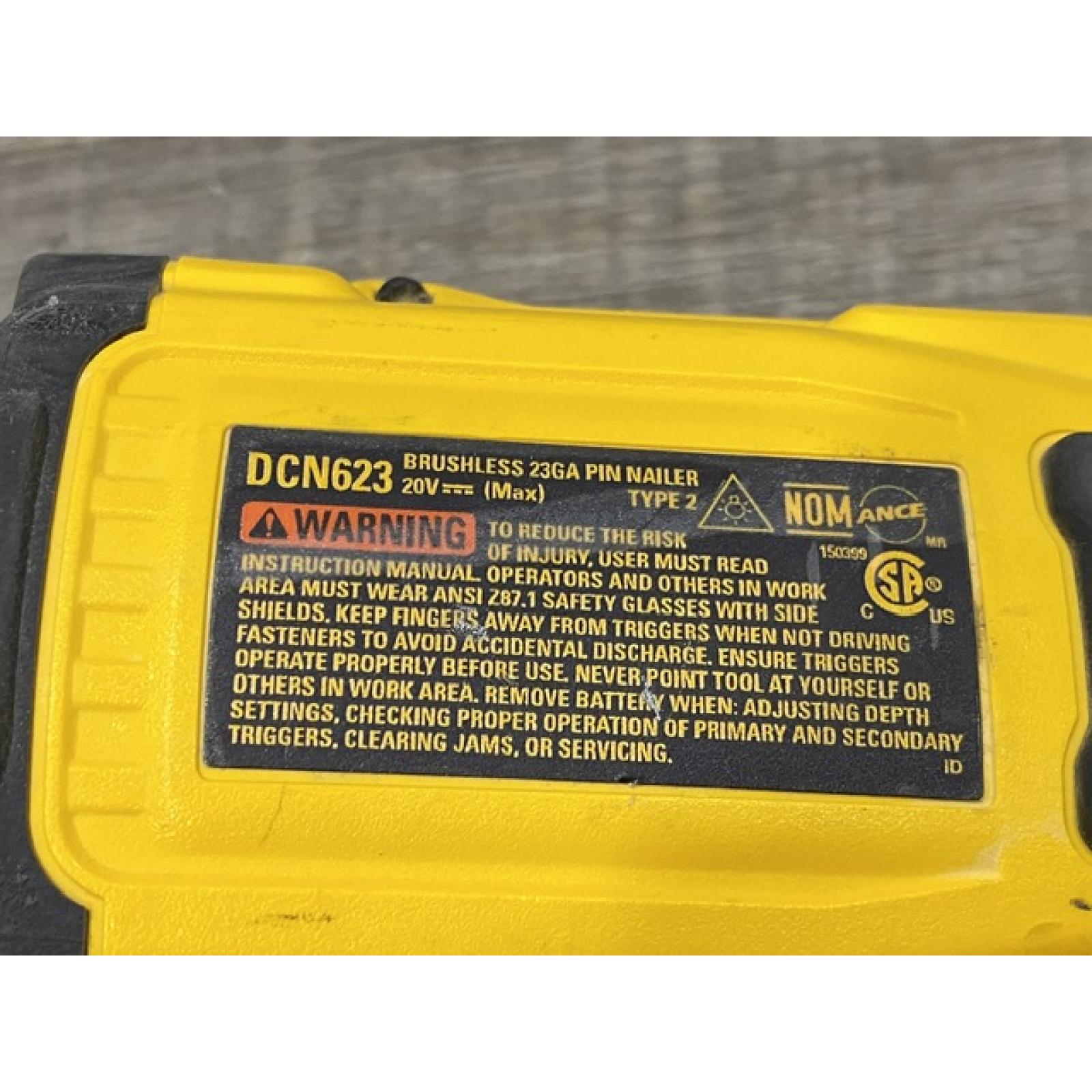 AS-IS DEWALT ATOMIC 20V MAX Lithium Ion Cordless 23 Gauge Pin Nailer Kit