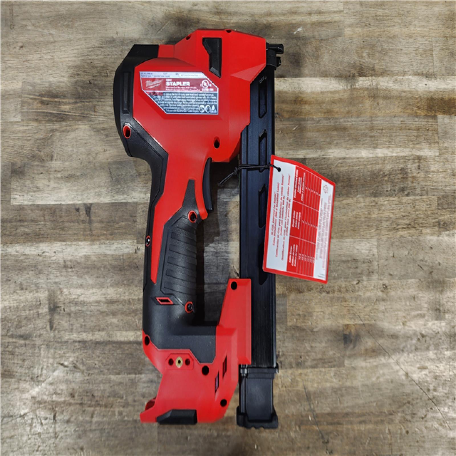HOUSTON LOCATION - AS-IS (APPEARS LIKE NEW) Milwaukee M18 Lithium-Ion Brushed Cordless Cable Stapler (Tool-Only)