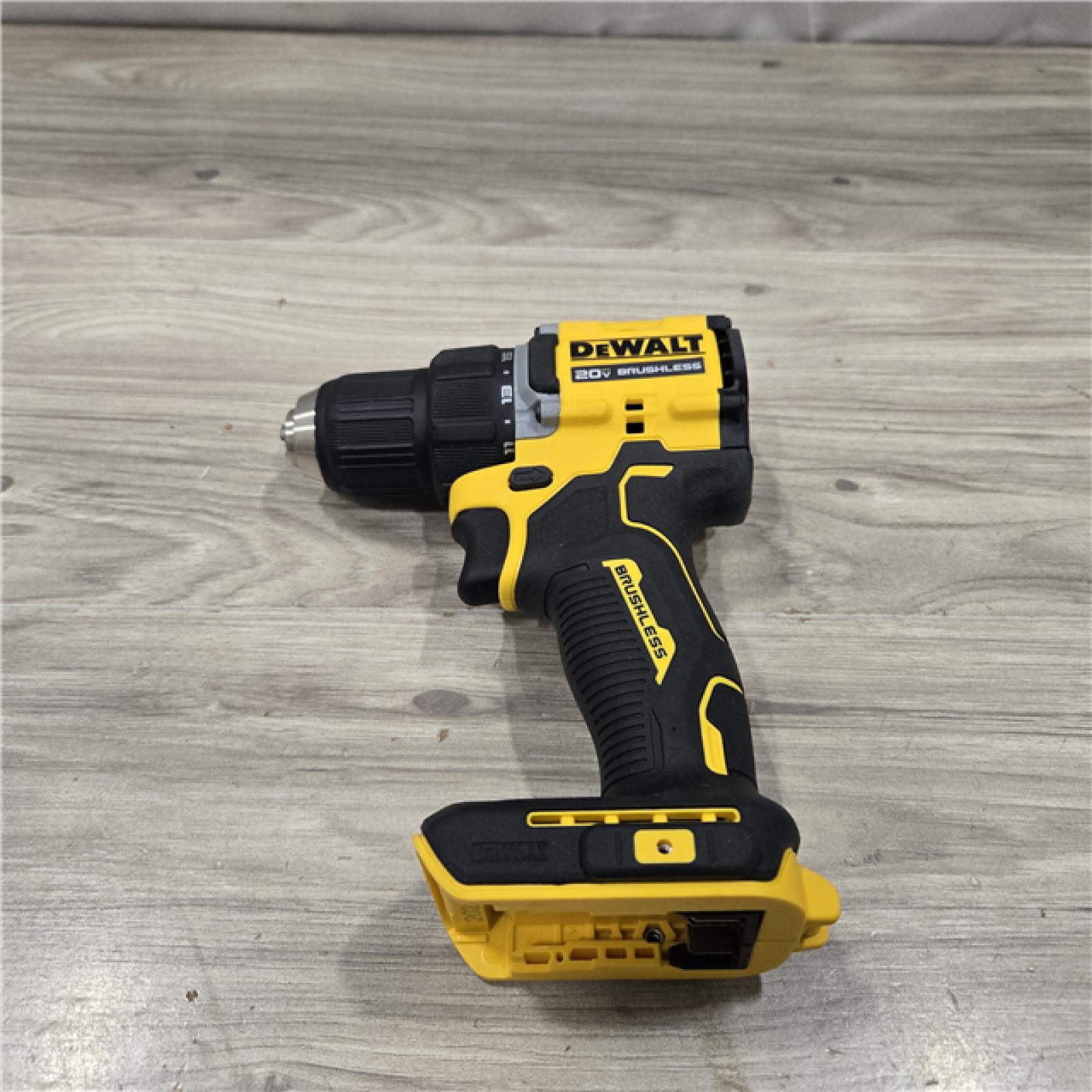 AS-IS DEWALT ATOMIC COMPACT SERIES 20V MAX* Cordless 1/2 Drill/Driver Kit