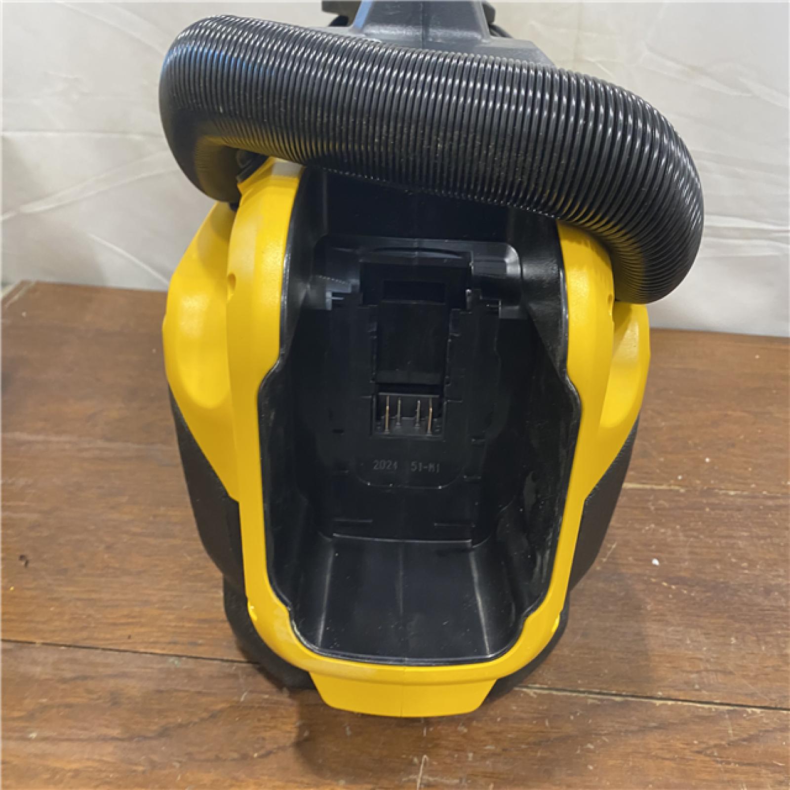 AS-IS Dewalt 2-gal. Max Cordless/Corded Wet/Dry Vacuum