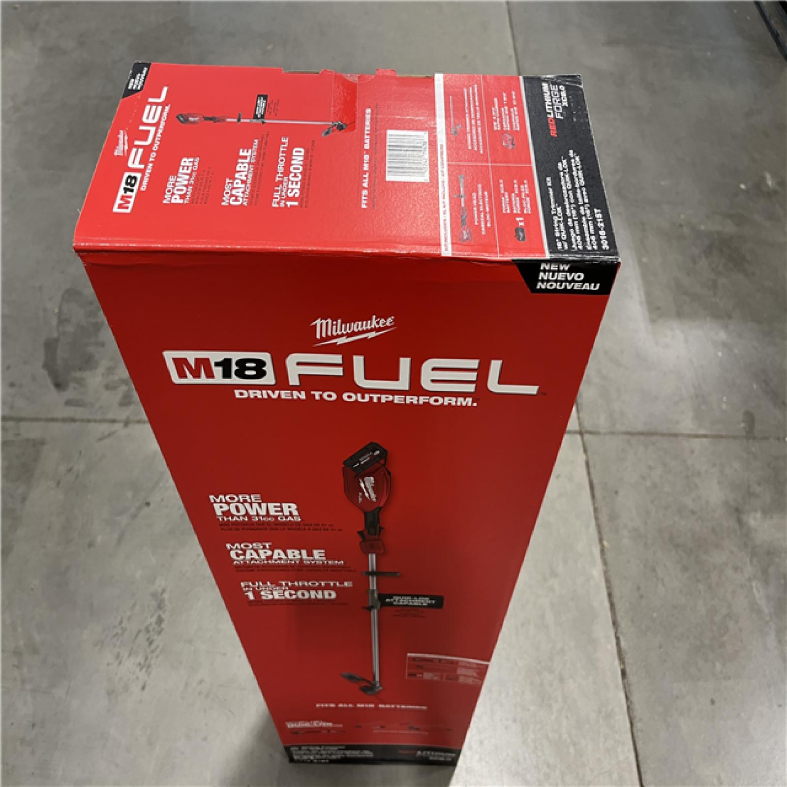NEW - Milwaukee FUEL 18V 16 in. Brushless Cordless Battery Powered String Trimmer Kit