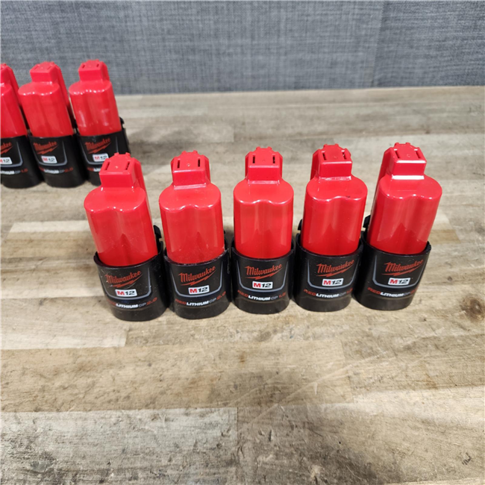 HOUSTON LOCATION - AS-IS MILWAUKEE BATTERY PACK QTY - 15