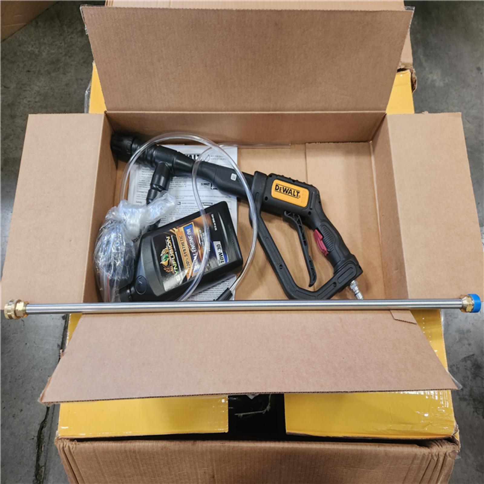 Phoenix NEW DEWALT 4400 PSI 4.0 GPM Cold Water Gas Pressure Washer