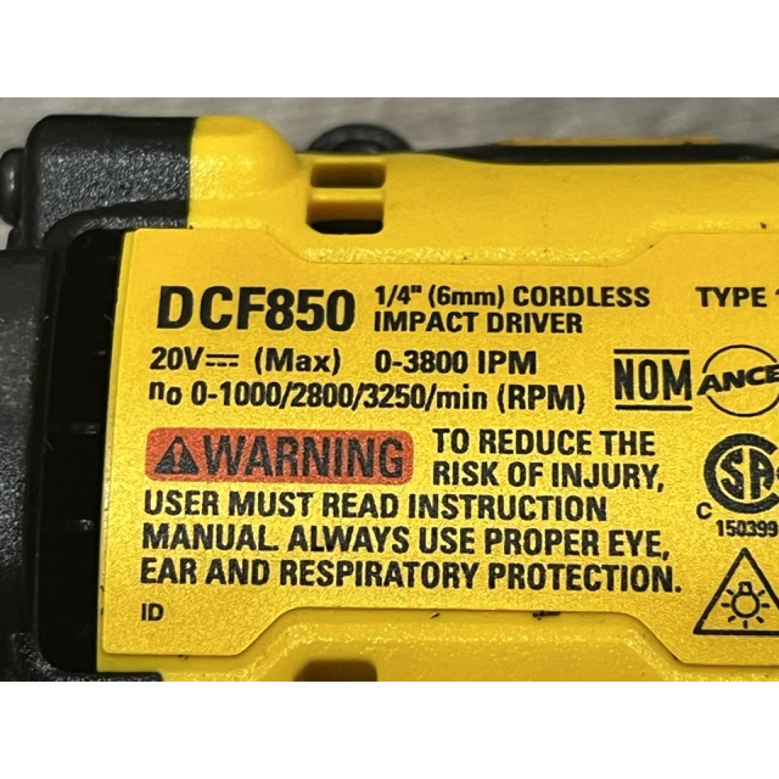 AS-IS DEWALT ATOMIC 20V MAX Lithium-Ion Cordless 1/4 in. Brushless Impact Driver Kit