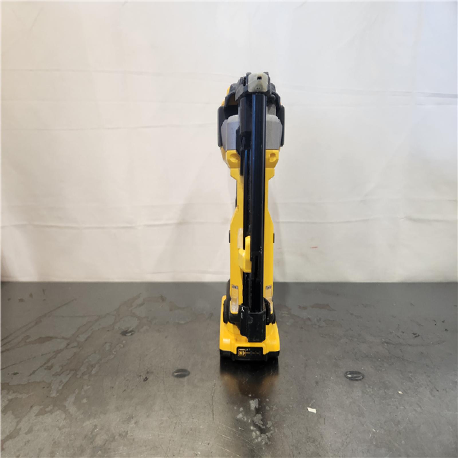 AS-IS- DEWALT ATOMIC 20V MAX Lithium Ion Cordless 23 Gauge Pin Nailer Kit