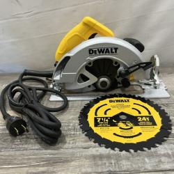 AS-IS DEWALT 15 Amp Corded 7-1/4 in. Lightweight Circular Saw