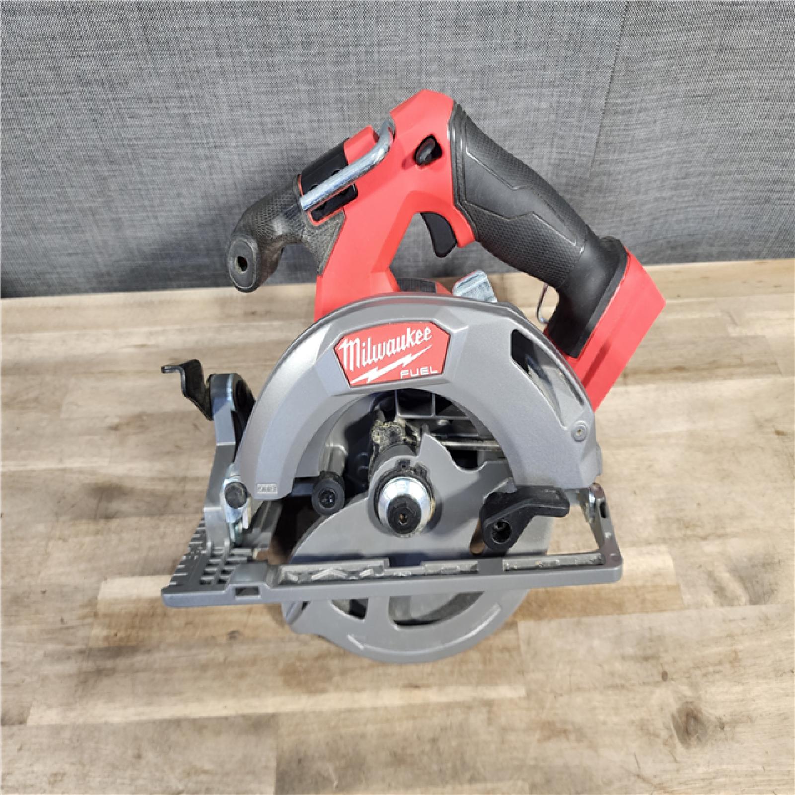 HOUSTON LOCATION - AS-IS M18 FUEL 18V Lithium-Ion Brushless Cordless 6-1/2 in. Circular Saw (Tool-Only)