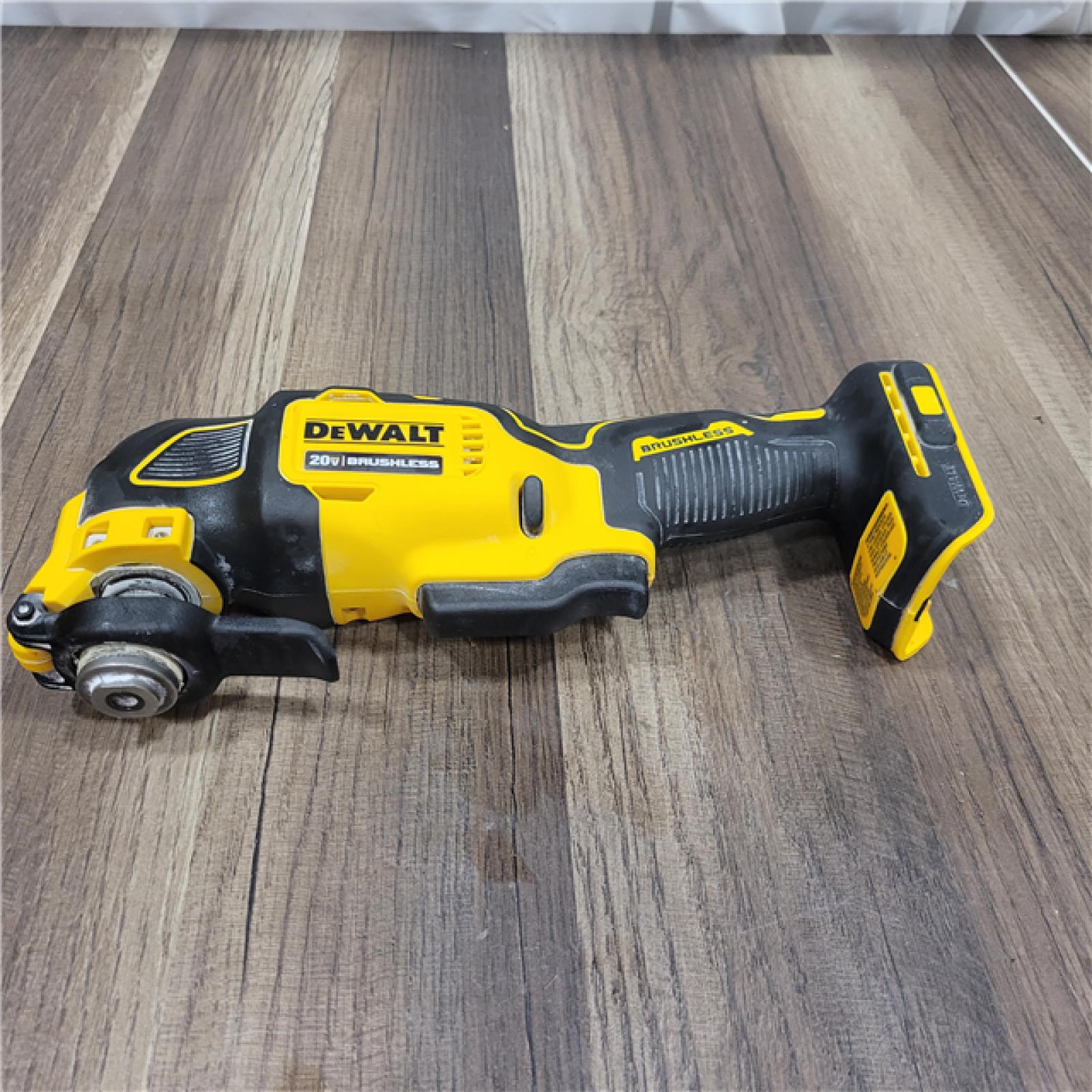 AS-IS ATOMIC DEWALT  20V MAX Cordless Brushless Oscillating Multi Tool (Tool Only)