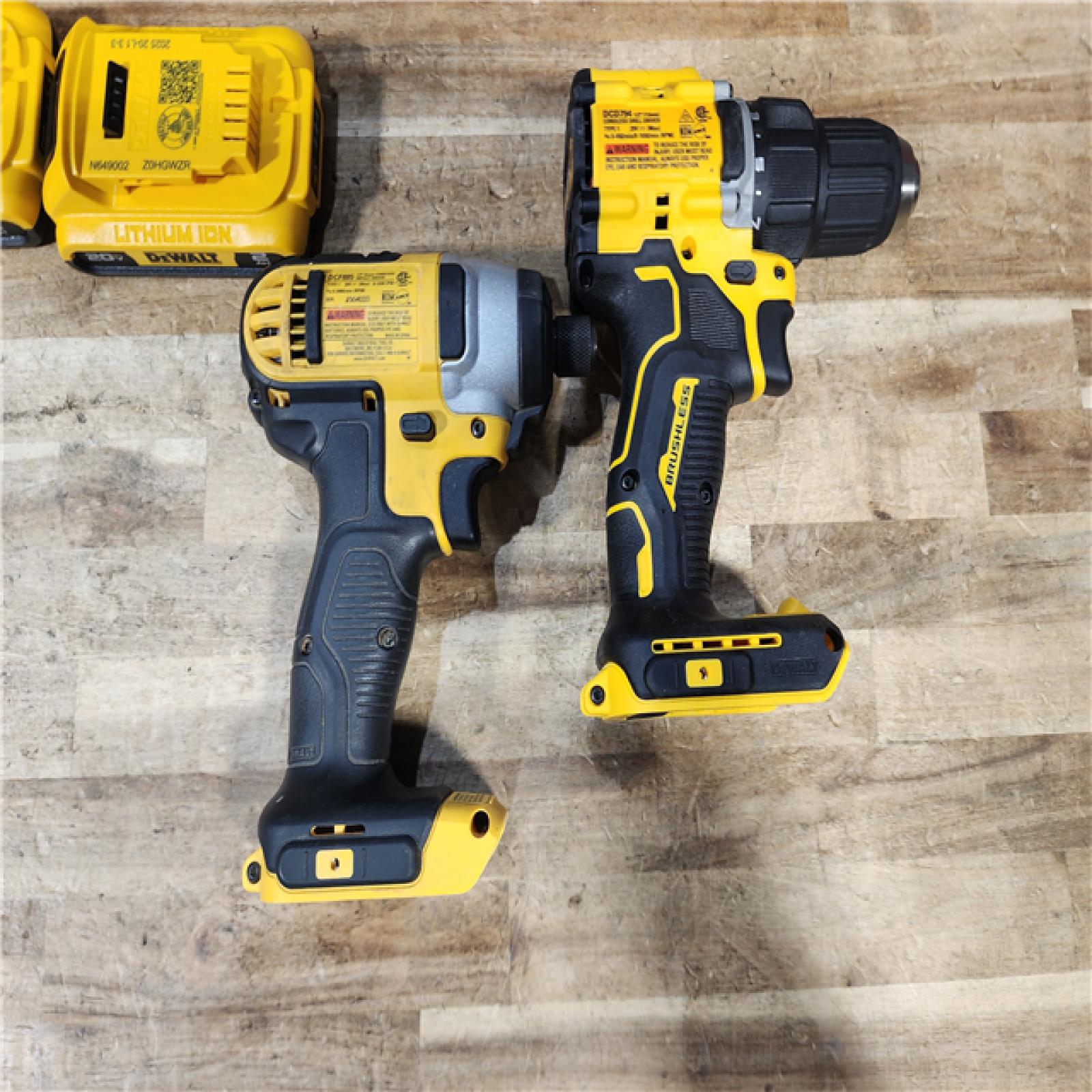HOUSTON LOCATION - AS - IS DEWALT ATOMIC 20-Volt MAX Lithium-Ion Cordless Combo Kit