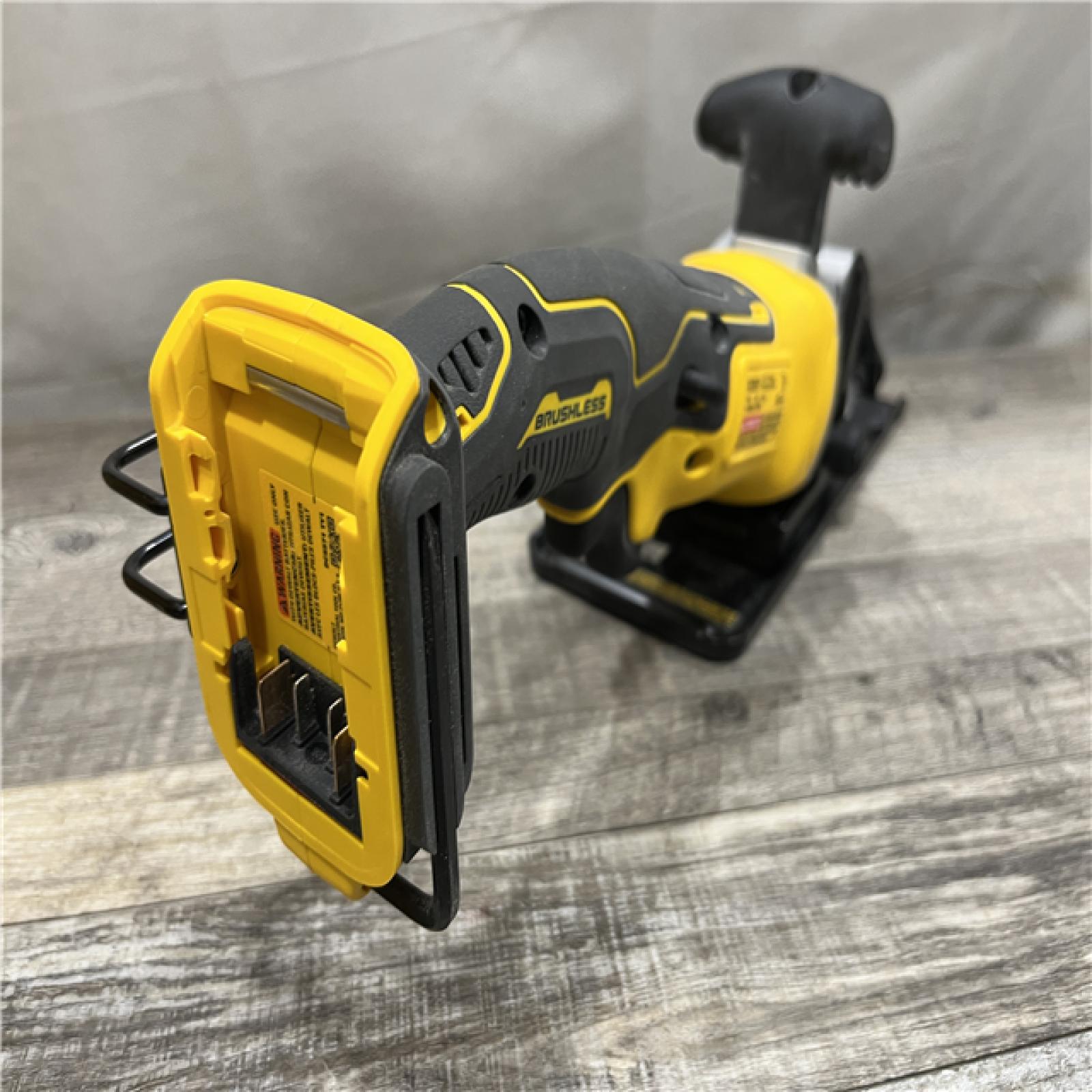 AS-IS DEWALT ATOMIC 20V MAX Cordless Brushless 4-1/2 in. Circular Saw (Tool Only)