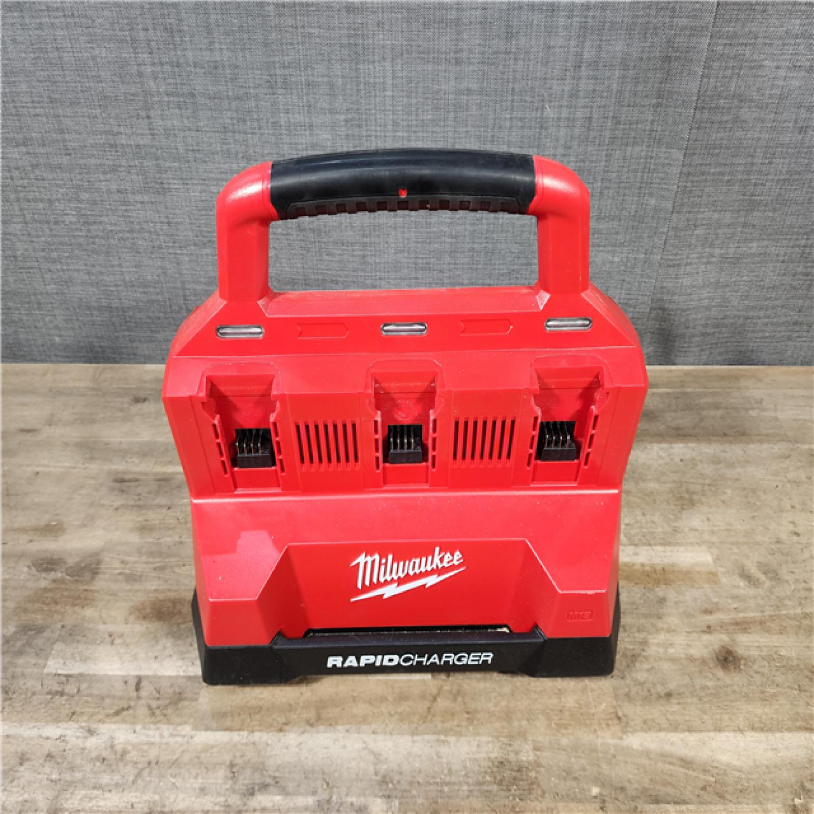 HOUSTON LOCATION - AS-IS Milwaukee M18 Packout Six Bay Rapid Charger (Tool-Only)