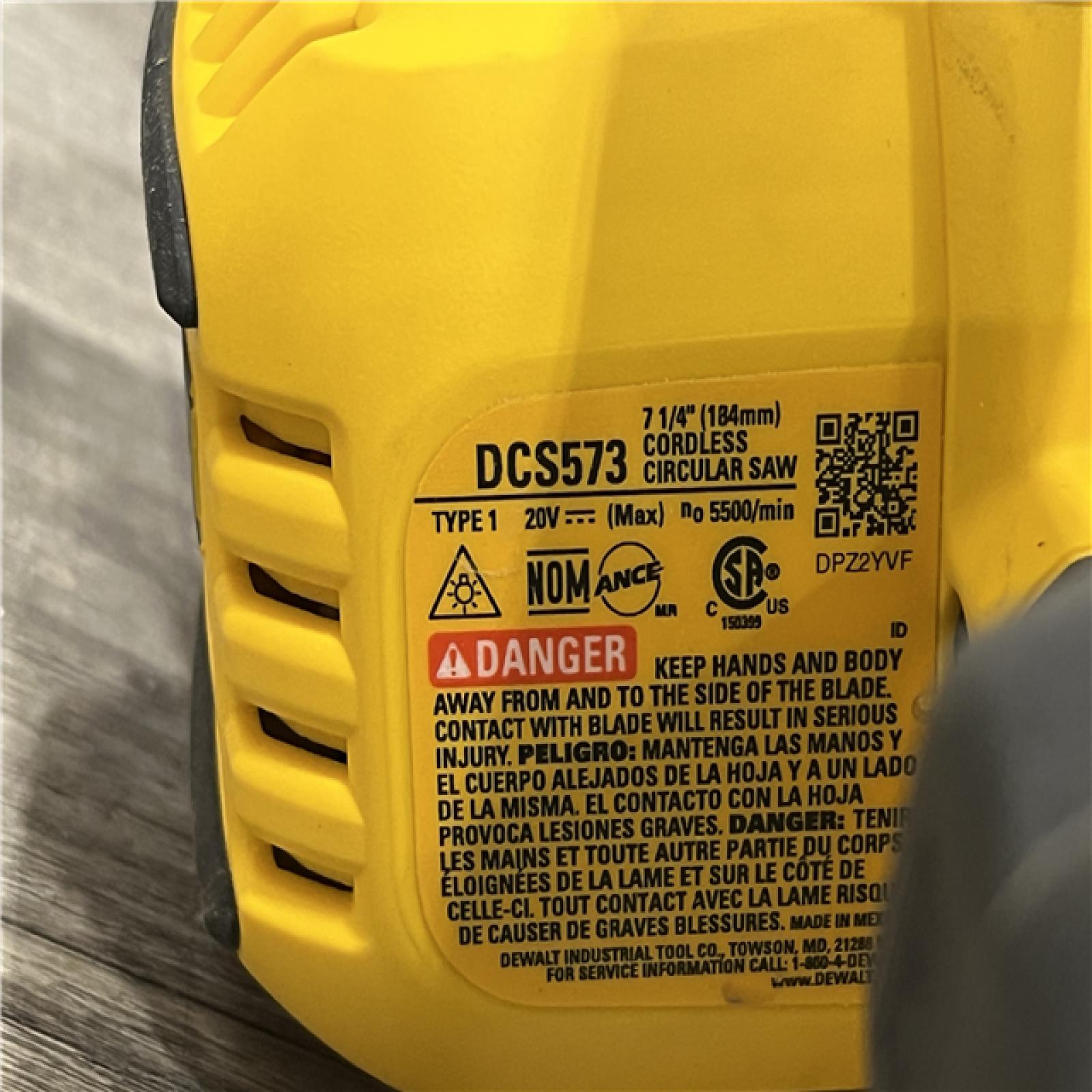 AS-IS DEWALT 20V MAX Cordless Brushless 7-1/4 in. Sidewinder Style Circular Saw with FLEXVOLT ADVANTAGE (Tool Only)