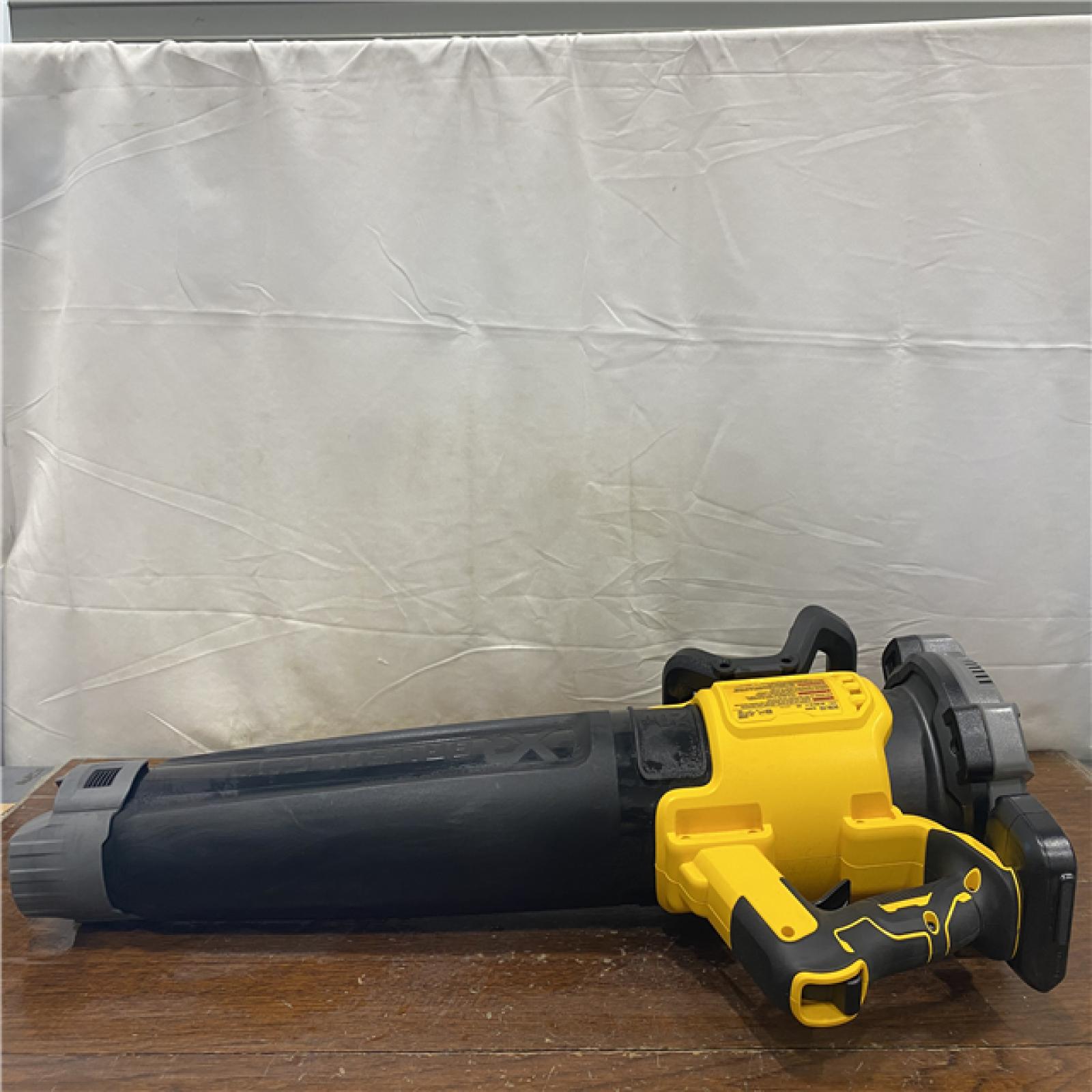 AS-IS DEWALT 20V MAX* XR Brushless Cordless Handheld Blower Kit