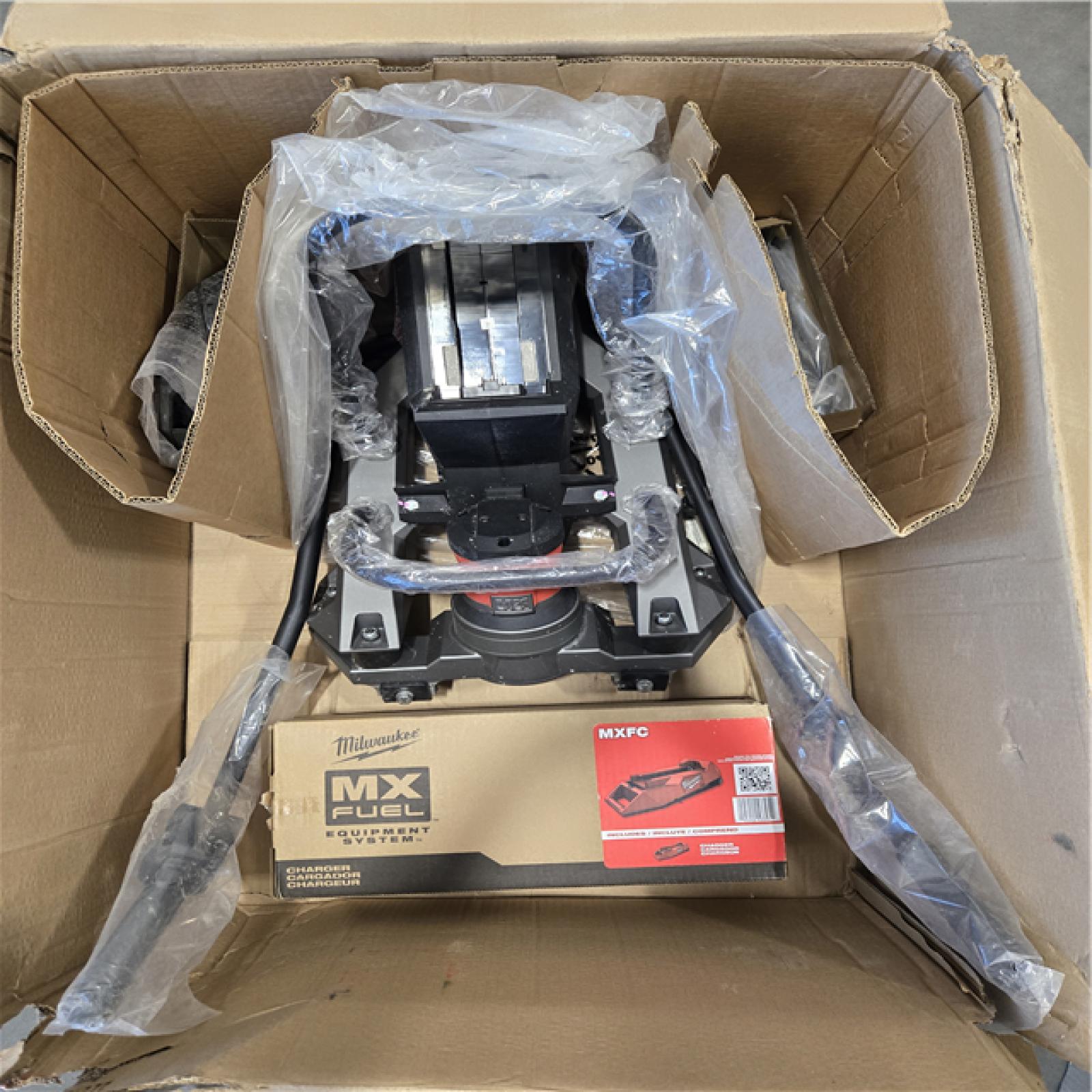 AS-IS Milwaukee MX FUEL Lithium-Ion Cordless Vibratory Screed Kit