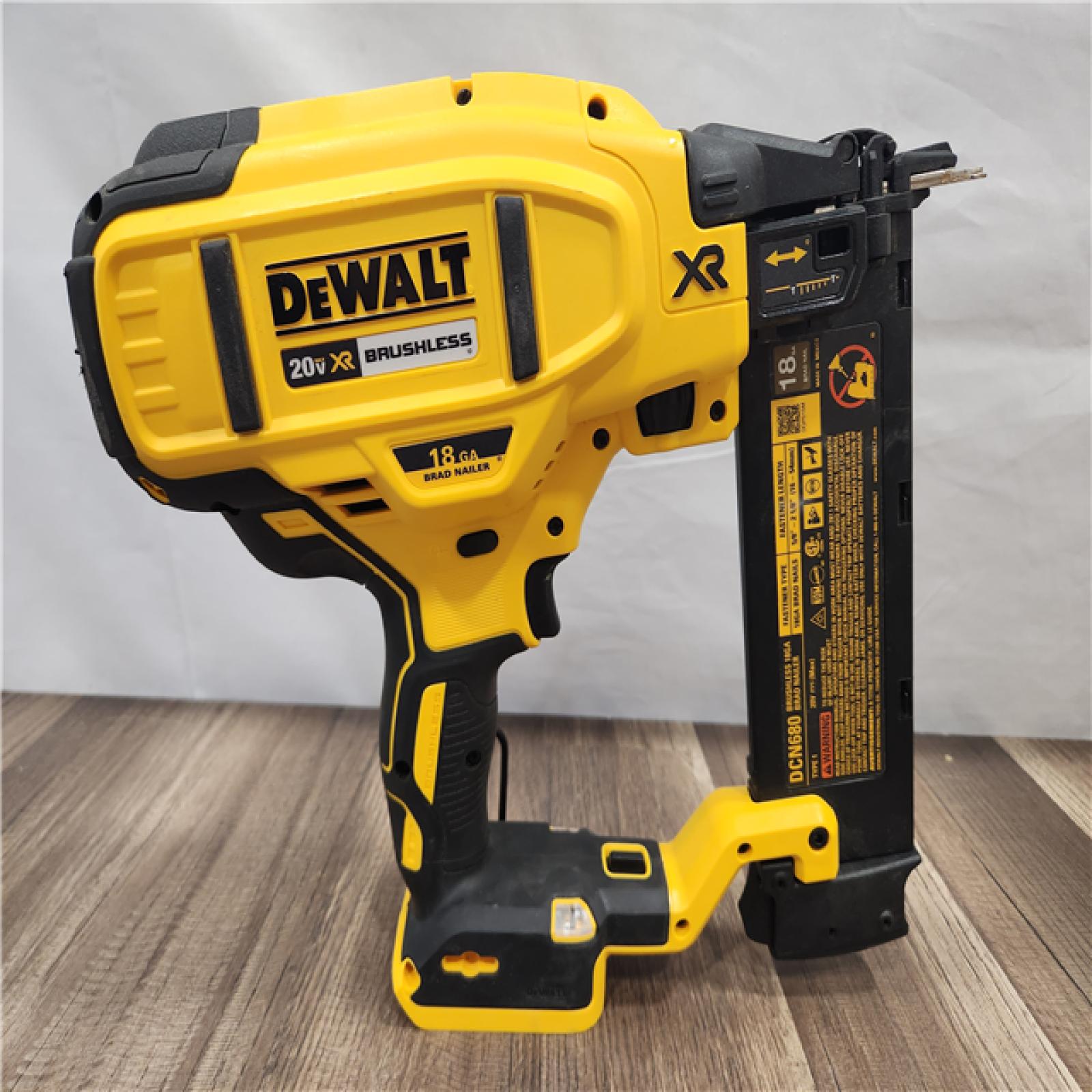 AS-IS- 20V MAX XR Lithium-Ion Electric Cordless 18-Gauge Brad Nailer (Tool Only)