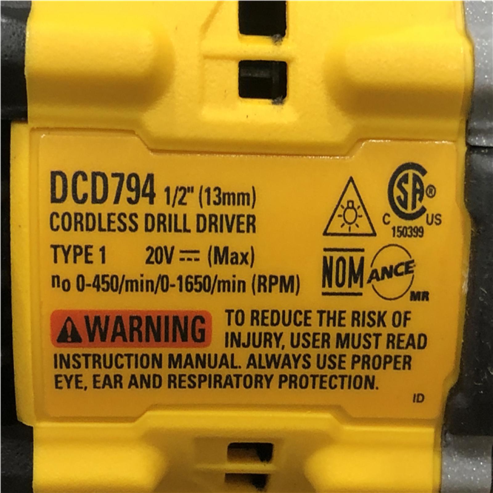 AS-IS DEWALT ATOMIC 20-Volt MAX Lithium-Ion Cordless Combo Kit