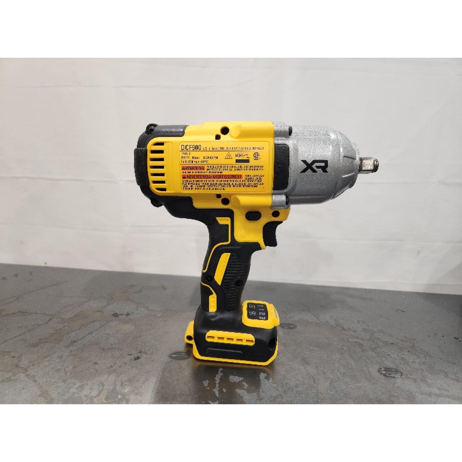 AS-IS- Dewalt 20V MAX Lithium-Ion Cordless 1/2 in. Impact Wrench Kit W/ BATTERY & CHARGER