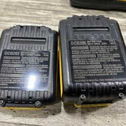 LIKE NEW - DEWALT 20V MAX Lithium-Ion Battery Kit with 5.0Ah and 2.0Ah Battery and Charger
