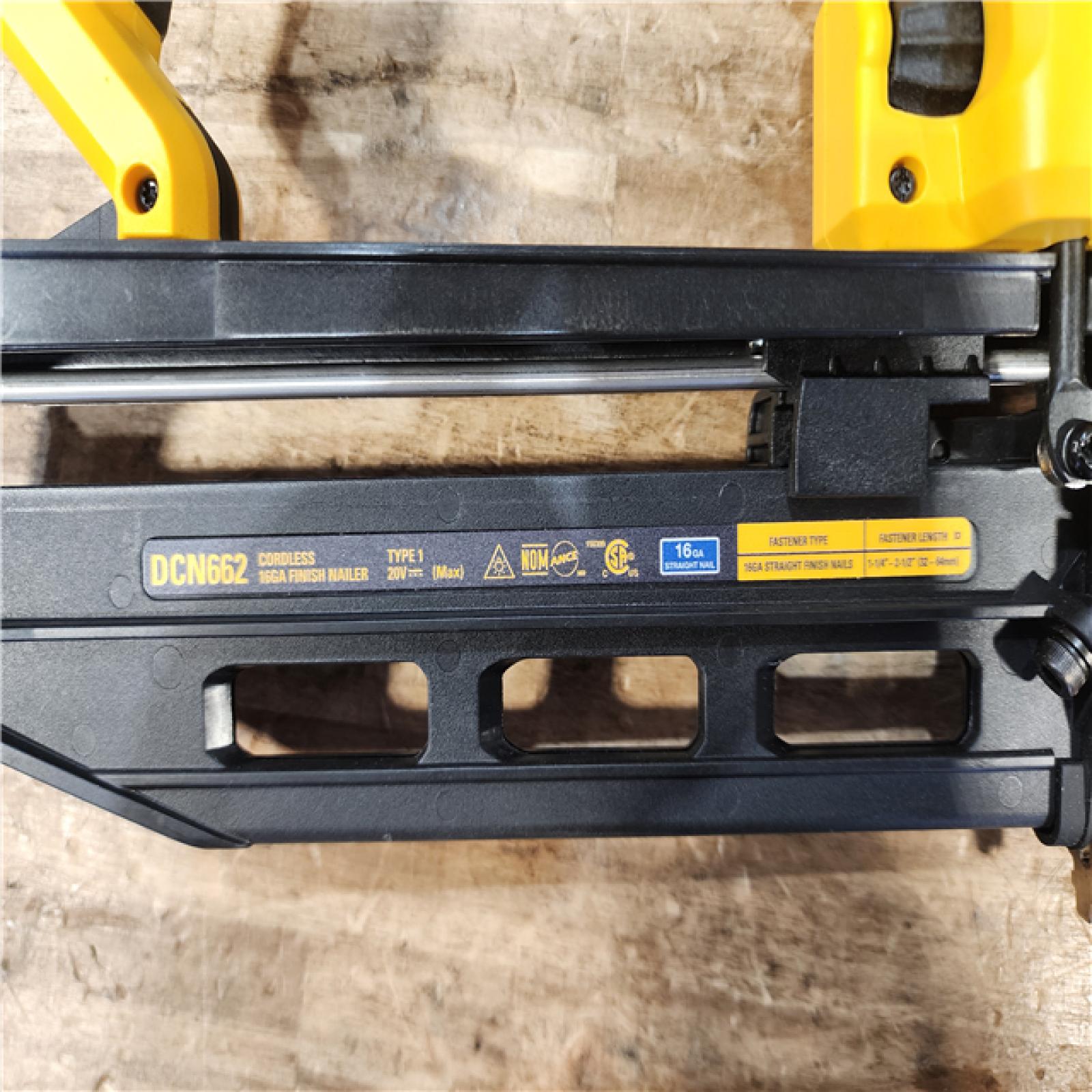 HOUSTON LOCATION - AS-IS DEWALT 20V MAX XR 16-Gauge Lithium-Ion Cordless Finish Nailer (Tool Only)