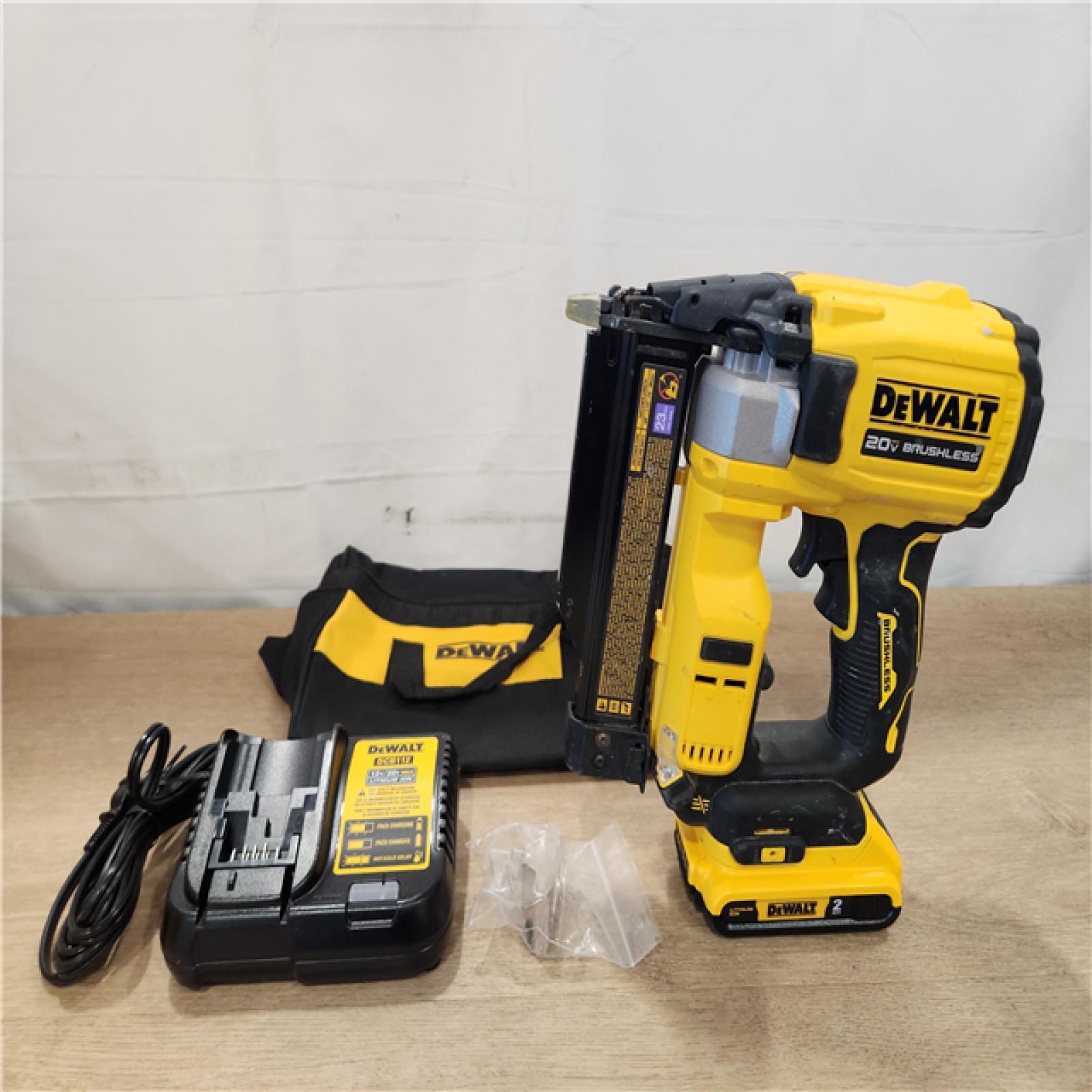 AS-IS- DEWALT ATOMIC 20V MAX Lithium Ion Cordless 23 Gauge Pin Nailer Kit