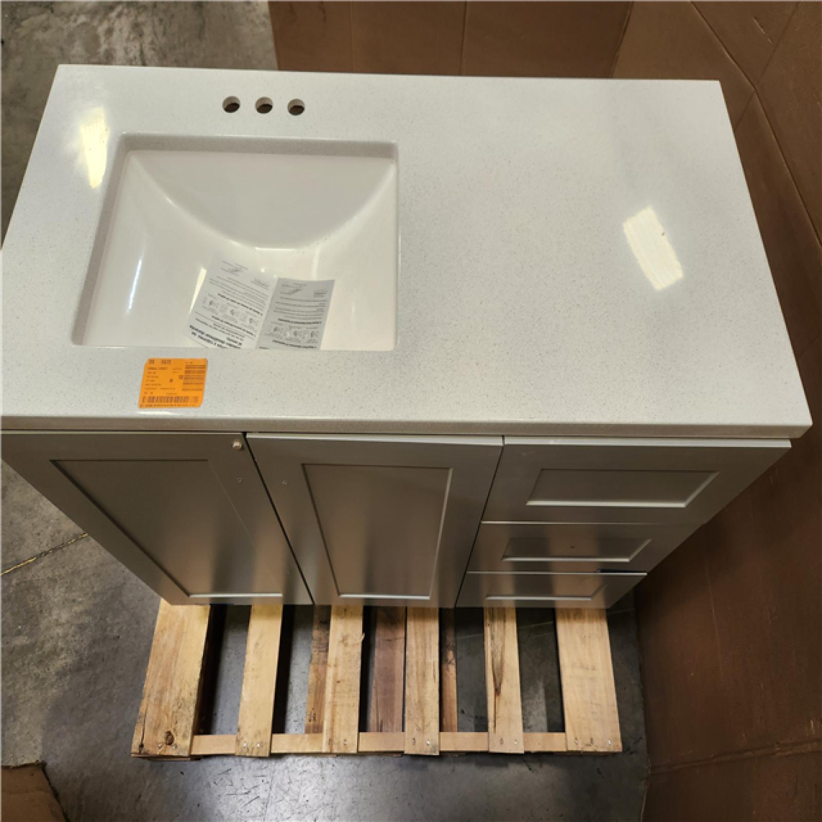 Phoenix LIKE NEW Glacier Bay Bannister 43 in. Single Sink Pearl Gray Freestanding Bath Vanity with Granite-Look Colorpoint White Cultured Marble Top