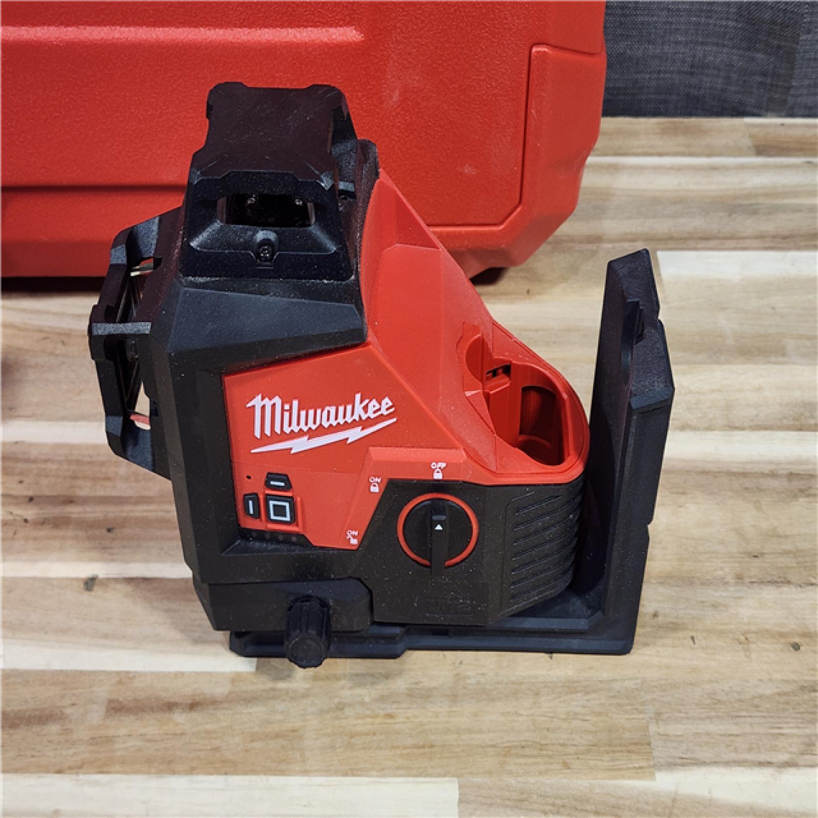 HOUSTON LOCATION - AS-IS Milwaukee  12-Volt Lithium-Ion Cordless Green 250 ft. 3-Plane Laser Level Kit