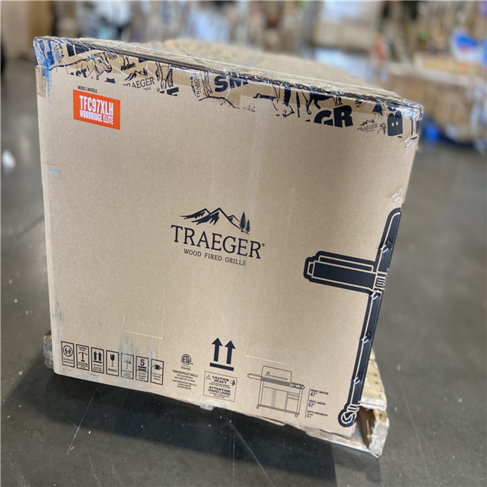 DALLAS LO0CATION - Traeger Woodridge Elite Wi-Fi Pellet Grill and Smoker in Black