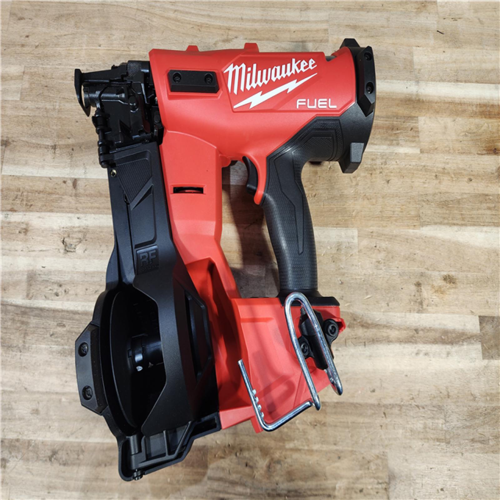 HOUSTON LOCATION - AS-IS (APPEARS LIKE NEW) Milwaukee FUEL 18-Volt Lithium-Ion Brushless Cordless Coil Roofing Nailer (Tool Only)