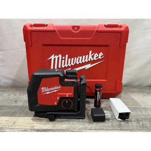 AS-IS Milwaukee 100 ft. REDLITHIUM Lithium-Ion USB Green Rechargeable Cross Line Laser Level with Charger