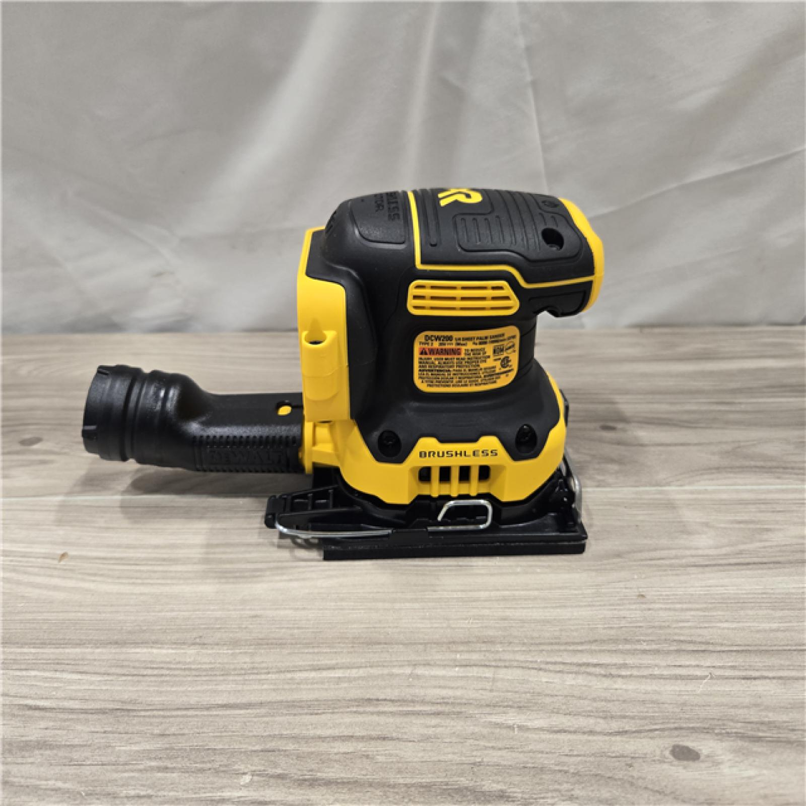AS-IS DEWALT 20V MAX XR Cordless 1/4 Sheet Variable Speed Sander (Tool Only)