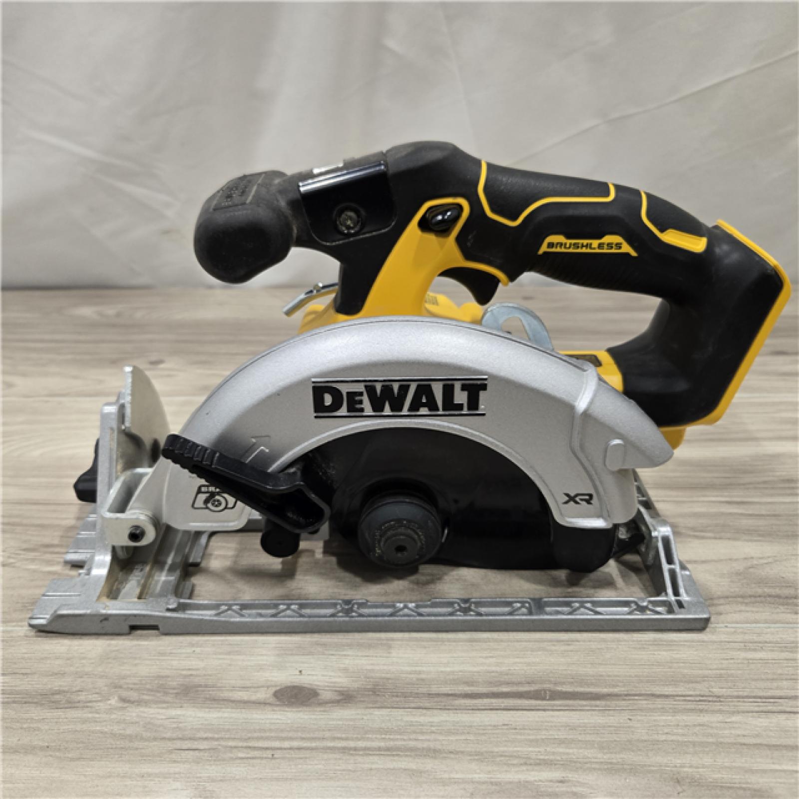 AS-IS DeWALT DCS565B 20V Max Cordless Circular Saw (TOOL ONLY)