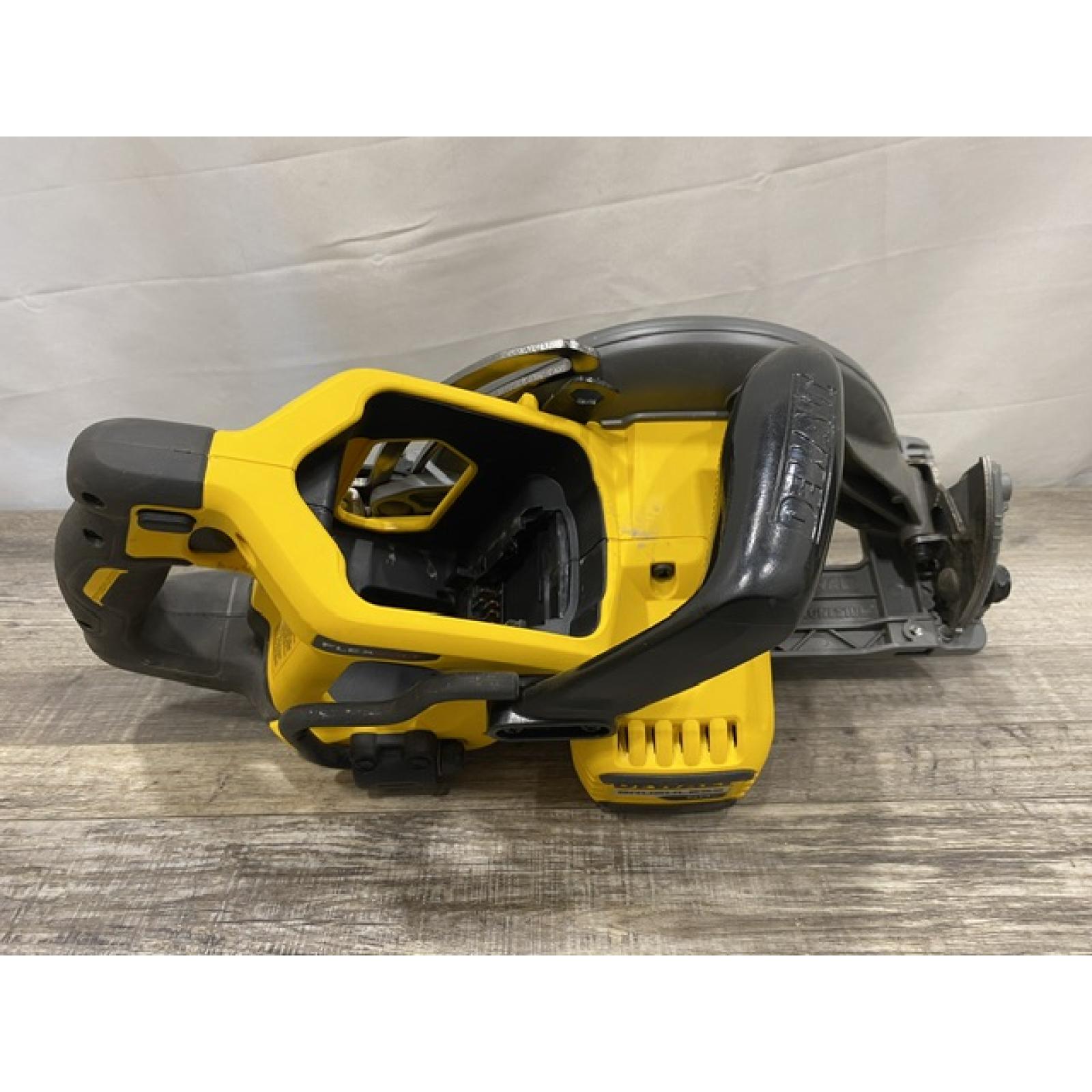 AS-IS DEWALT FLEXVOLT 60V MAX Cordless Brushless 7-1/4 in. Wormdrive Style Circular Saw (Tool Only)