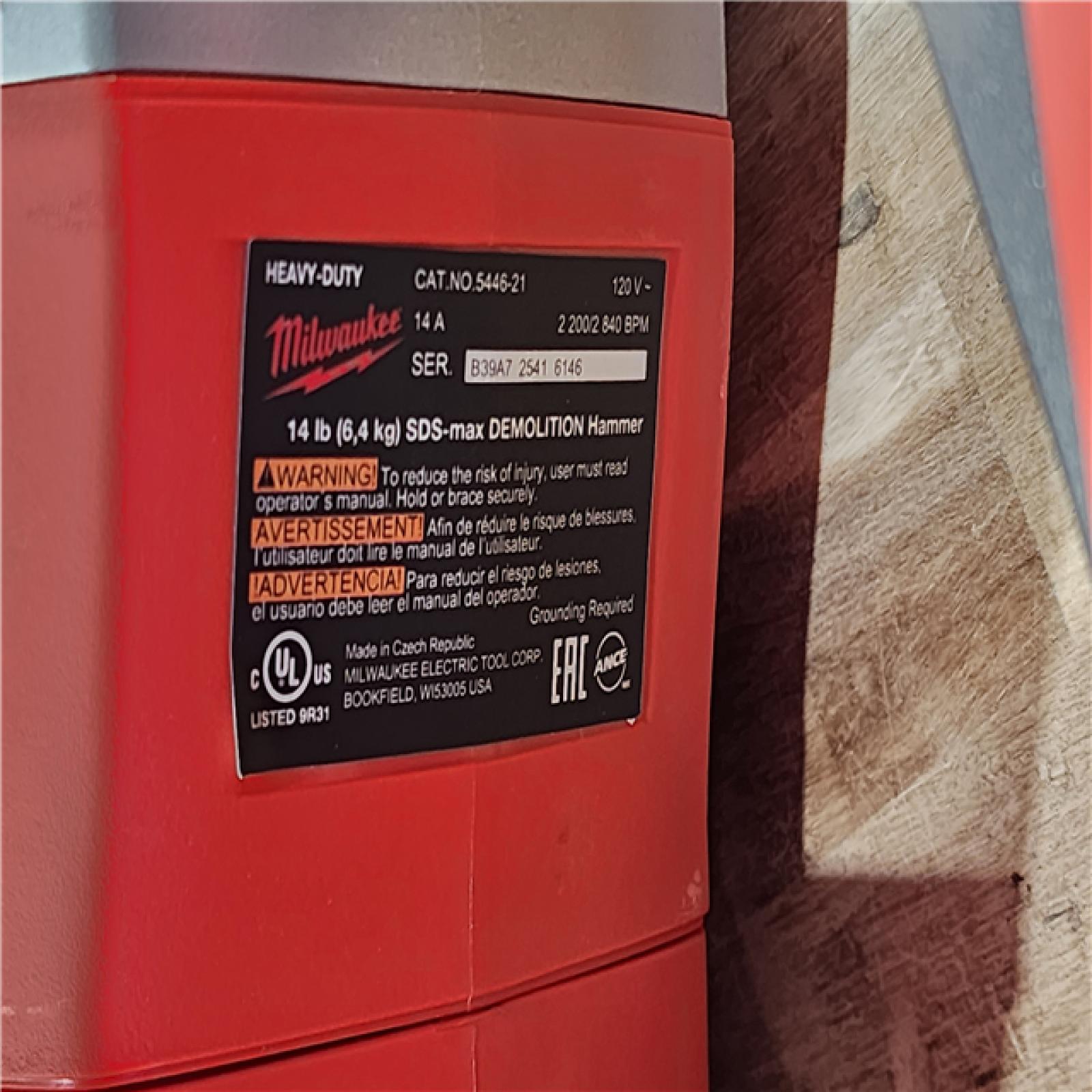 HOUSTON LOCATION - AS-IS Milwaukee 5446-21 SDS Max Demolition Hammer