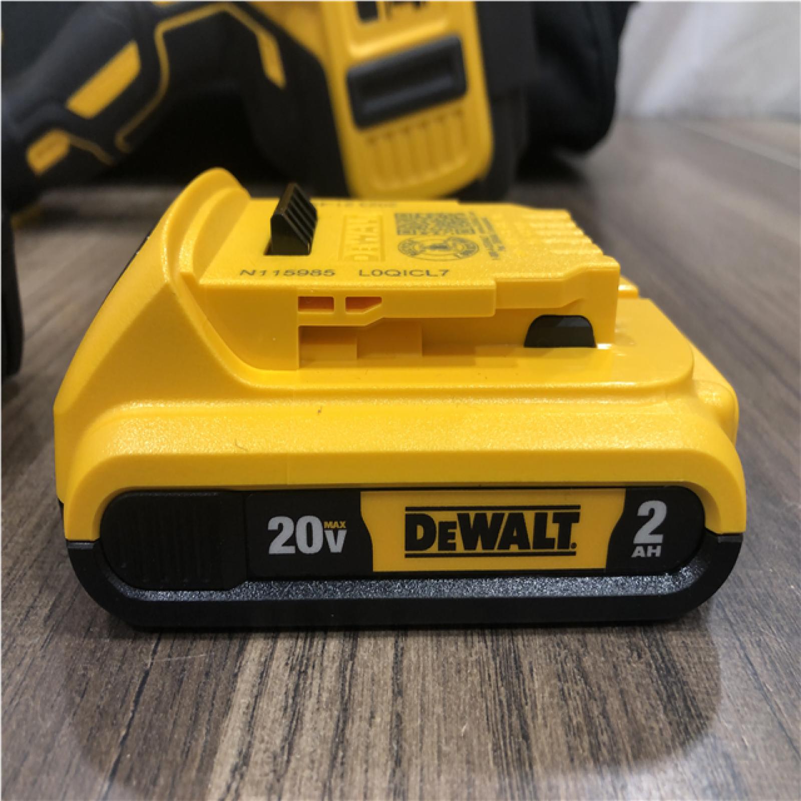 AS-IS DEWALT 20V MAX XR 16-Gauge Electric Cordless Angled Finishing Nailer Kit